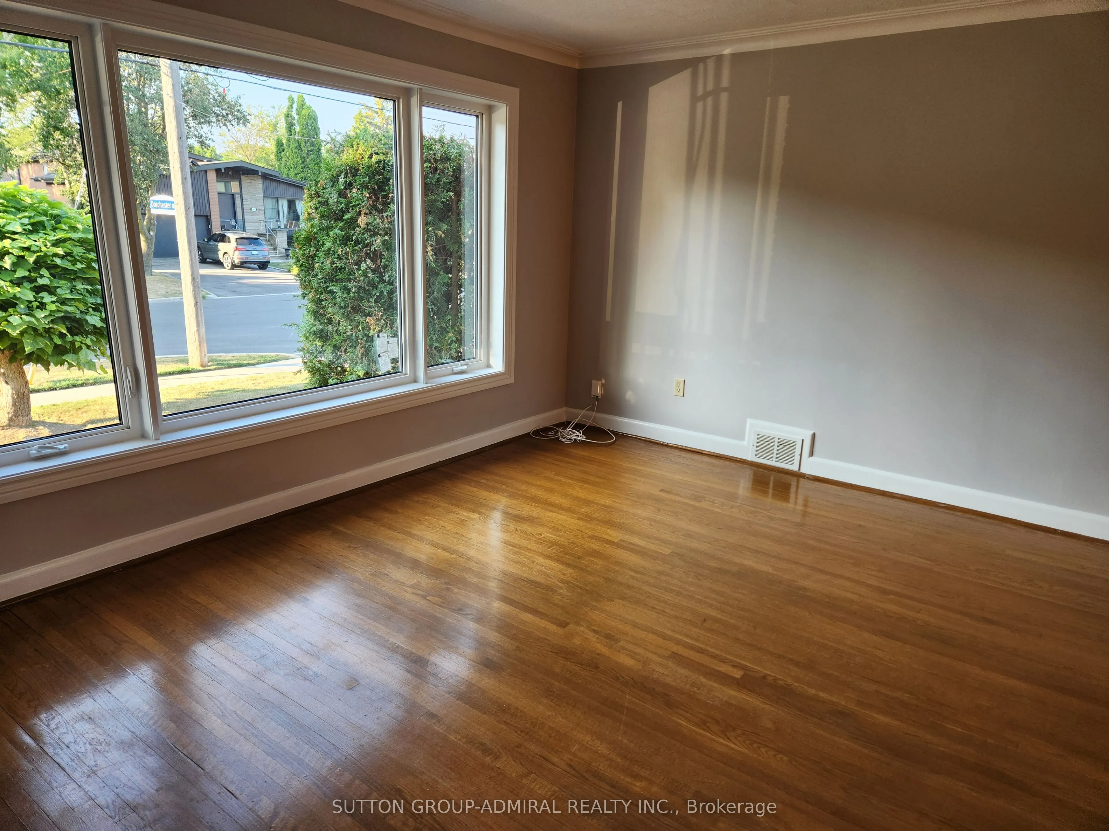 95 Almore Avenue