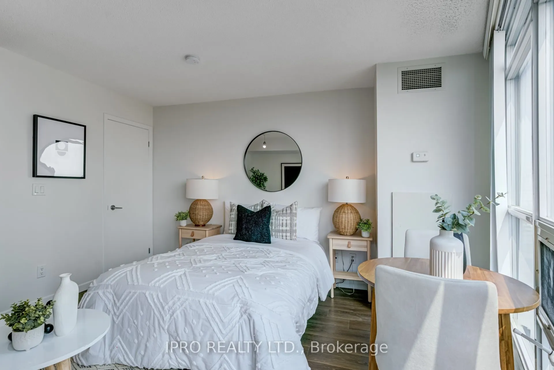 219 Fort York Boulevard, #1407
