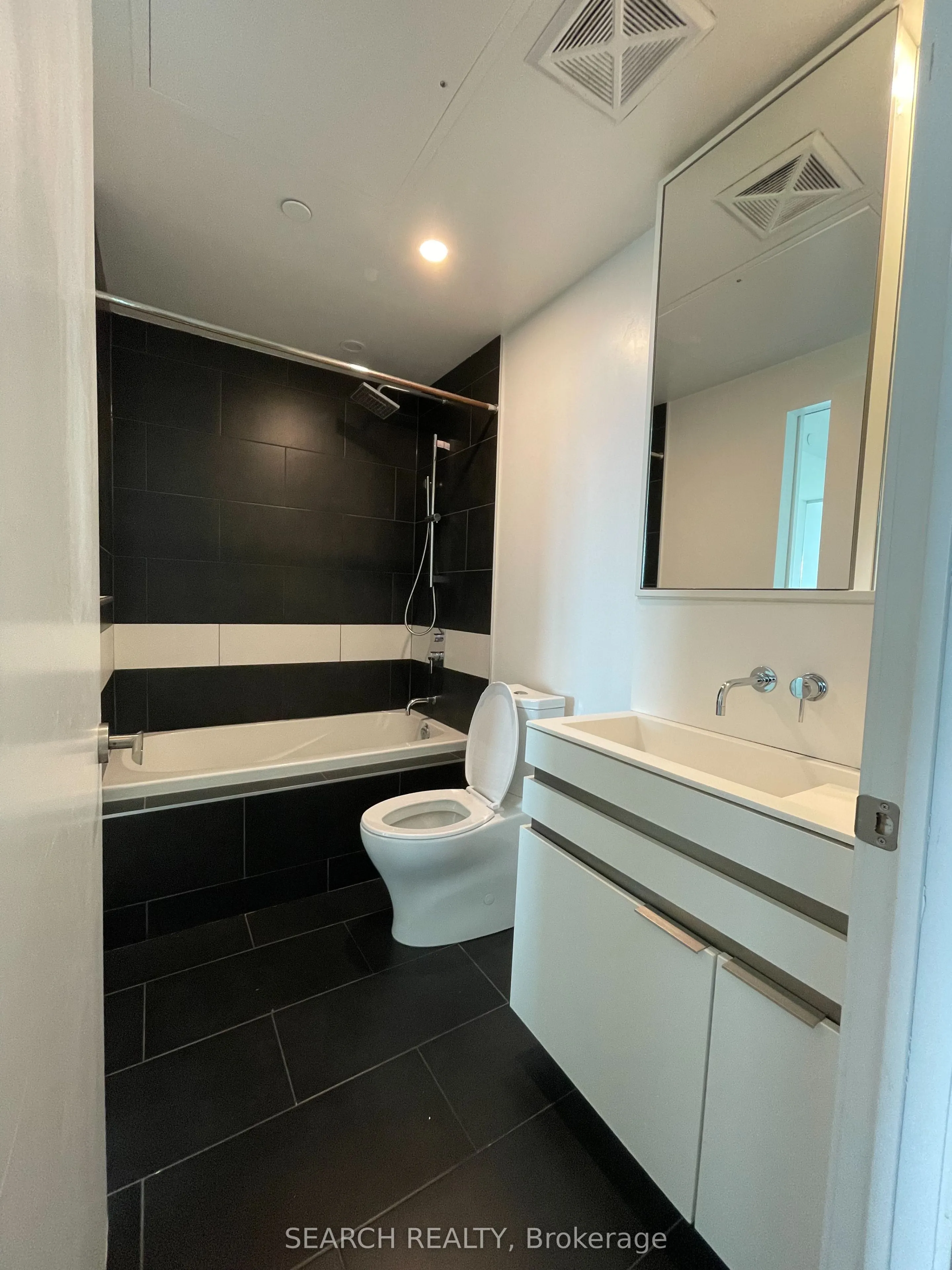 197 Yonge Street, #5211
