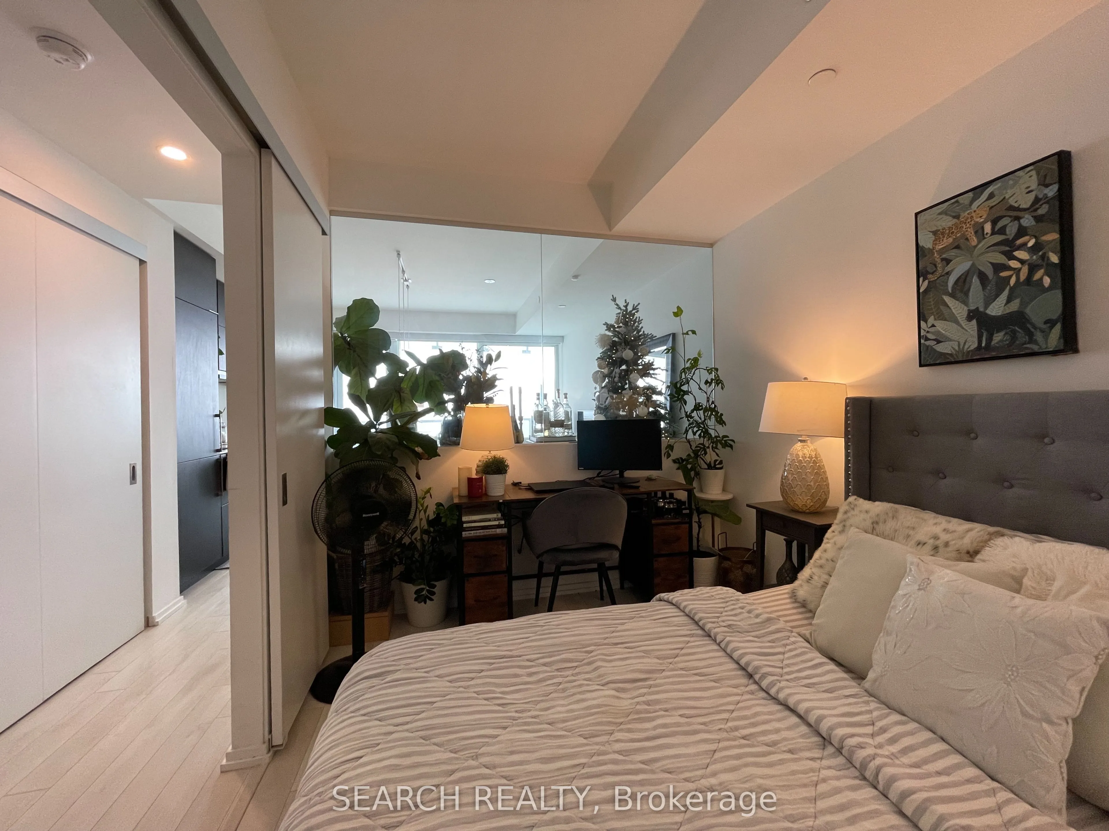 197 Yonge Street, #5211