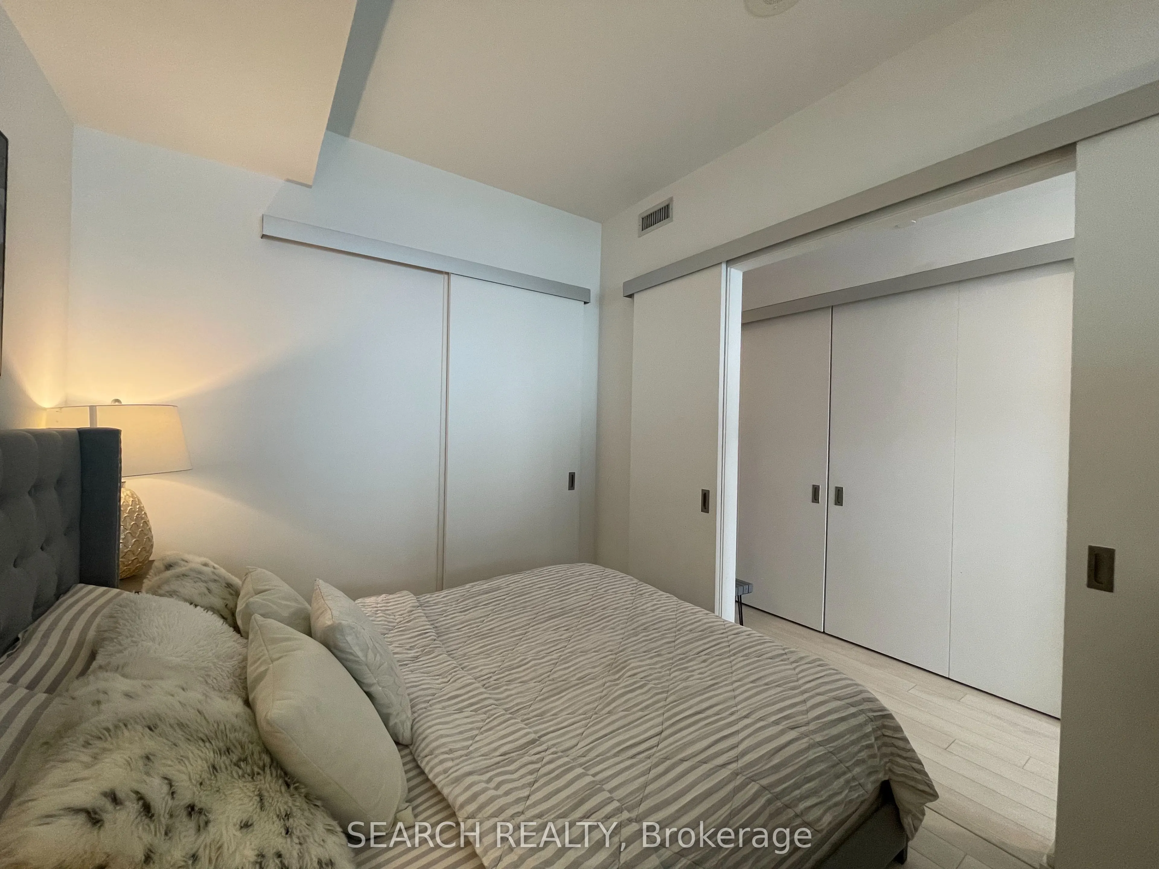 197 Yonge Street, #5211