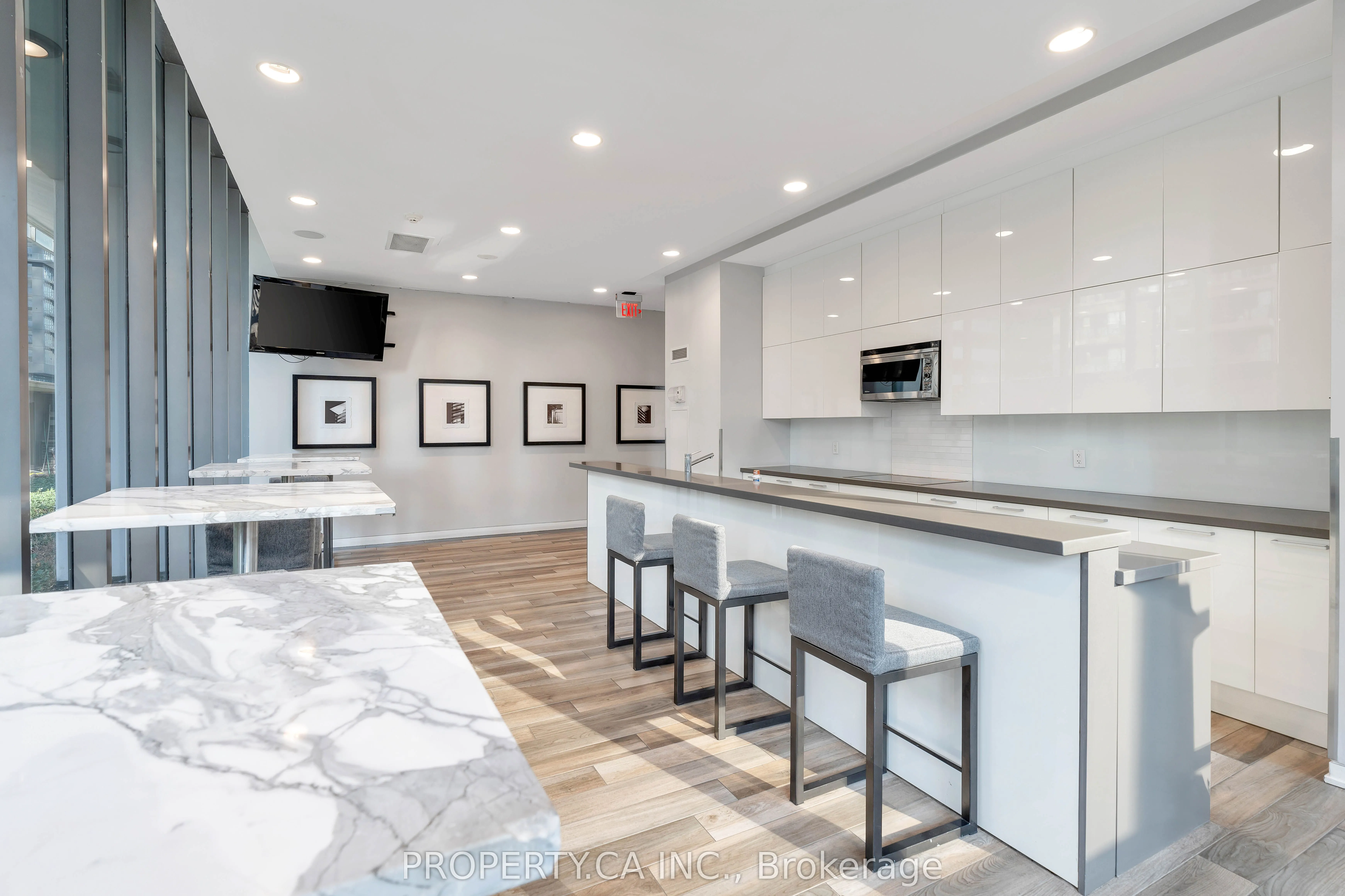 33 Charles Street E, #3606
