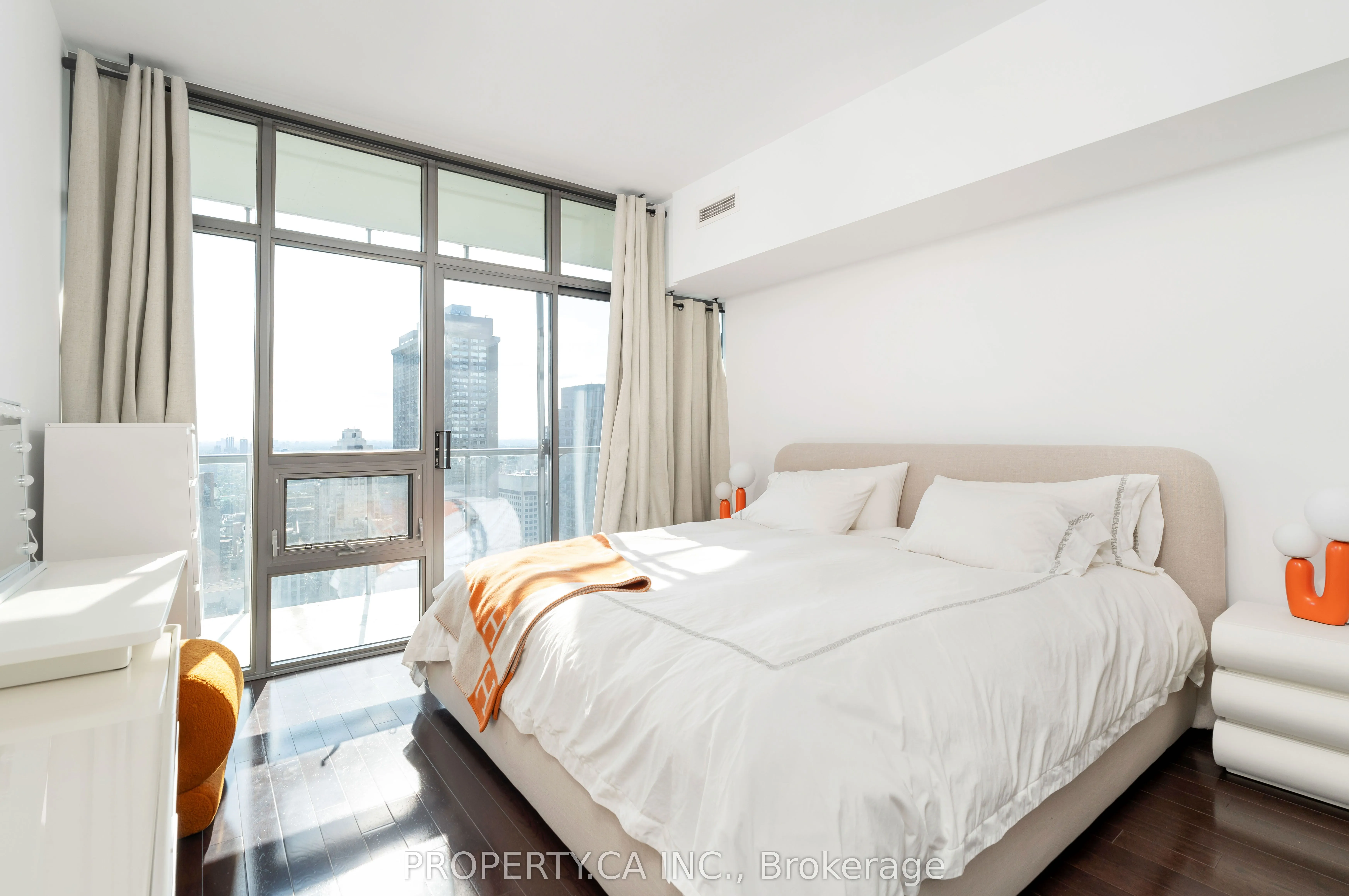 33 Charles Street E, #3606