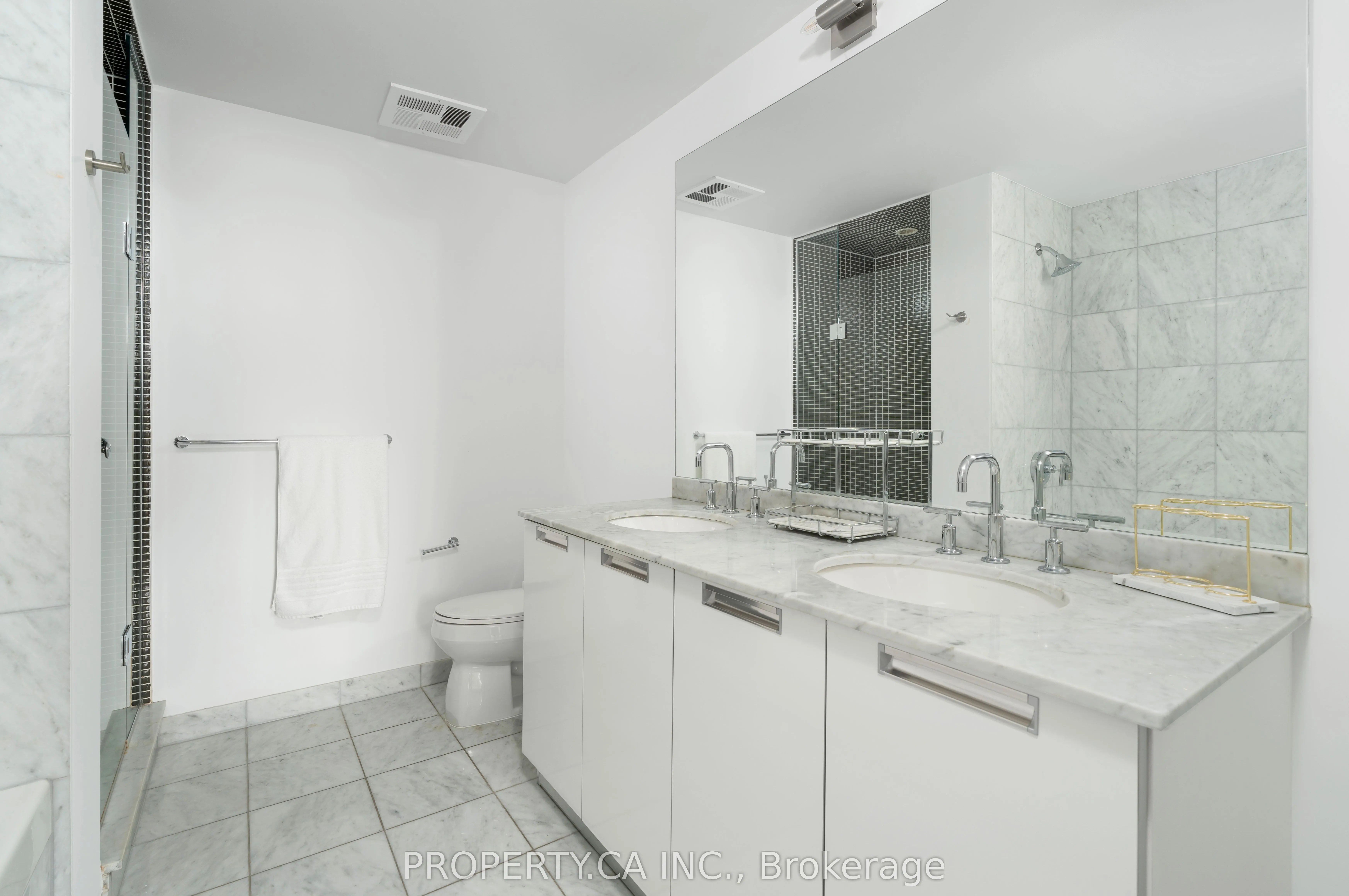 33 Charles Street E, #3606