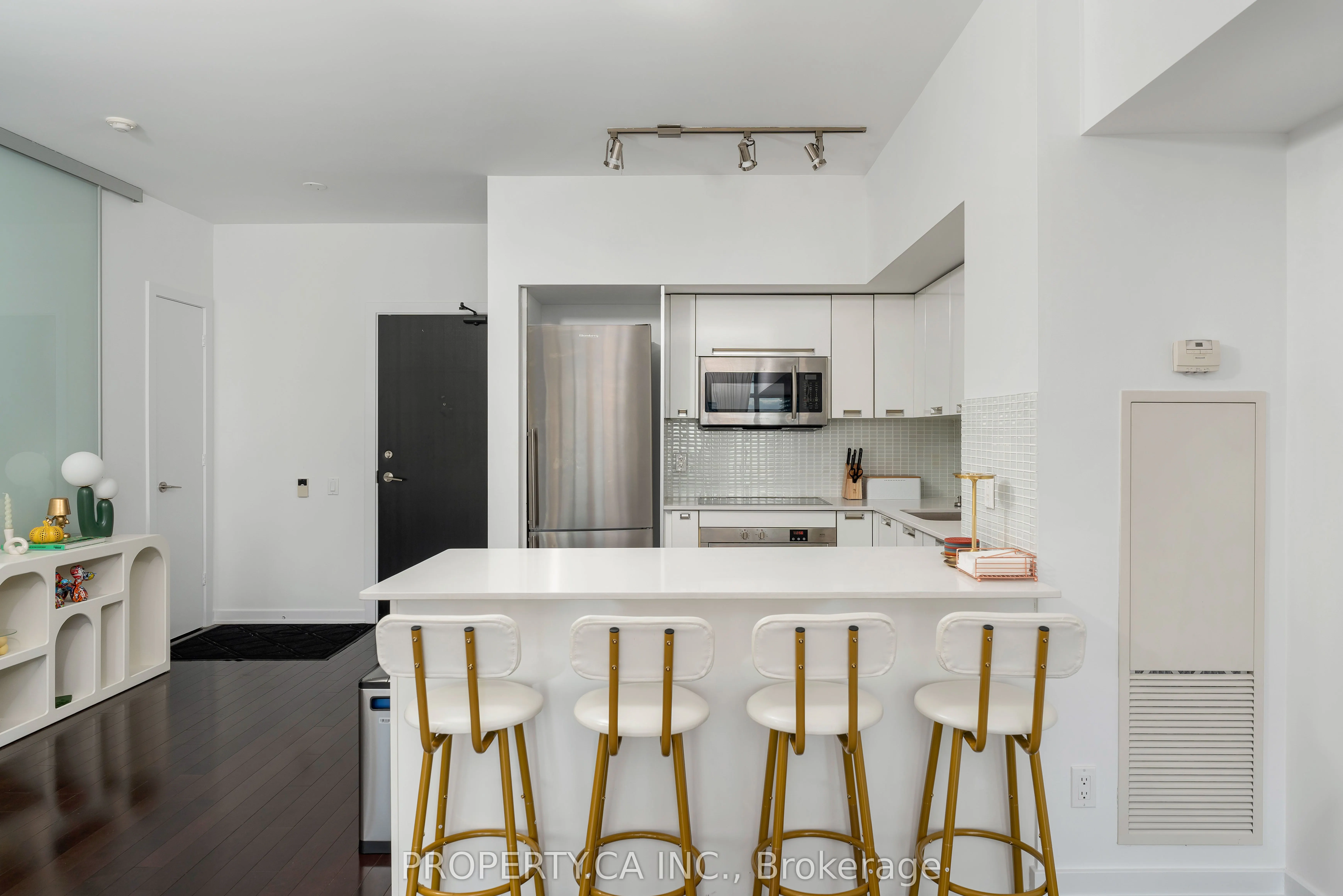 33 Charles Street E, #3606