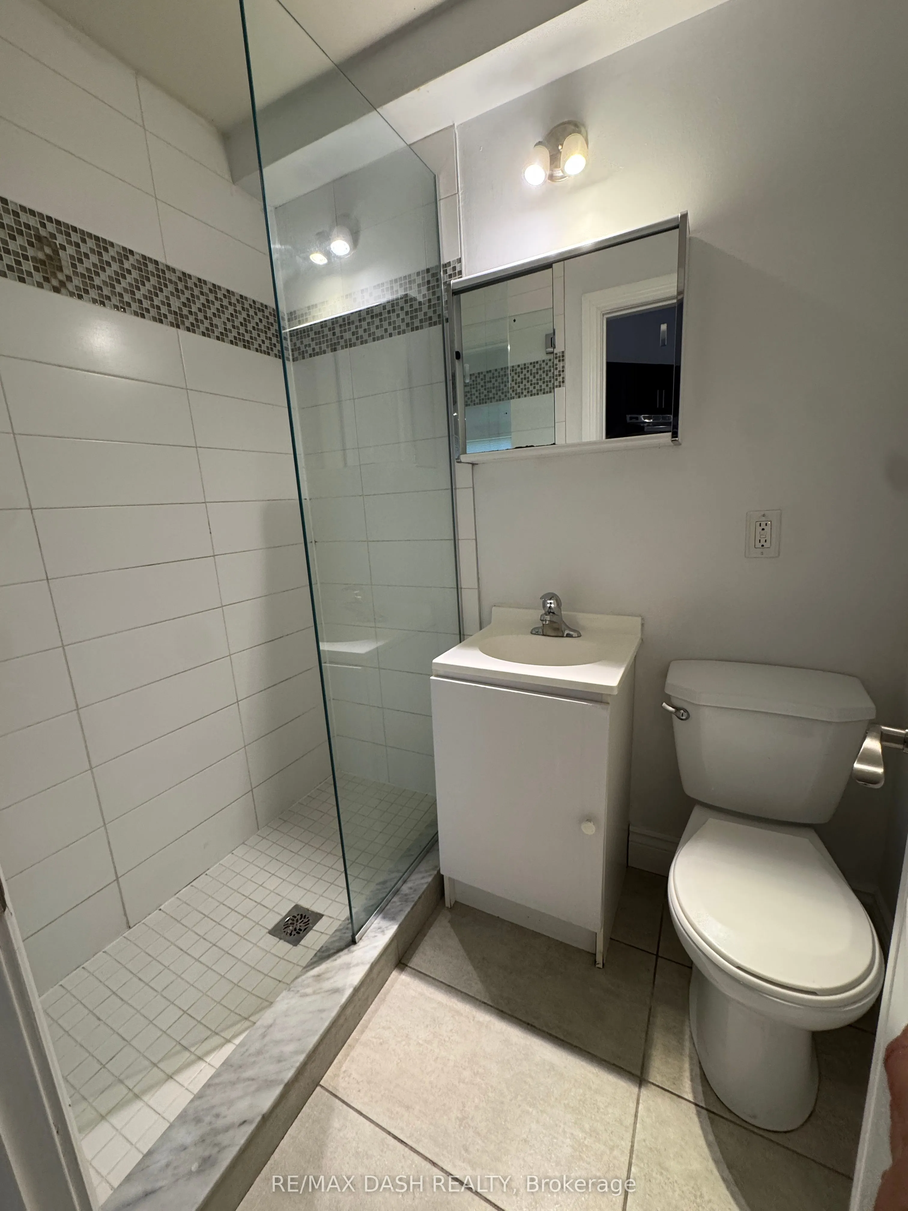141 Admiral Road, #101