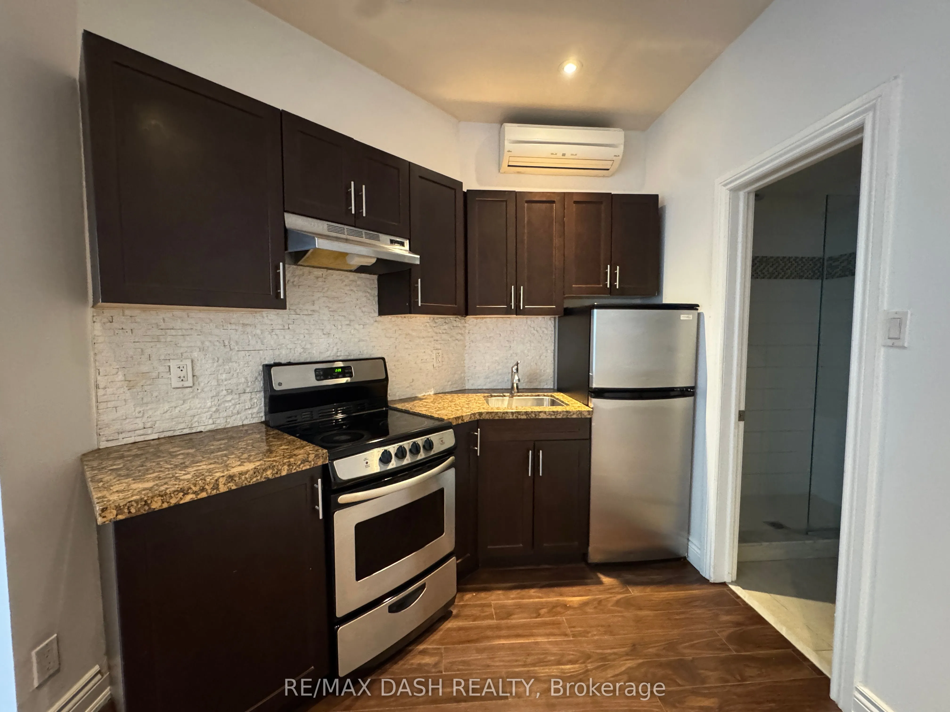 141 Admiral Road, #101