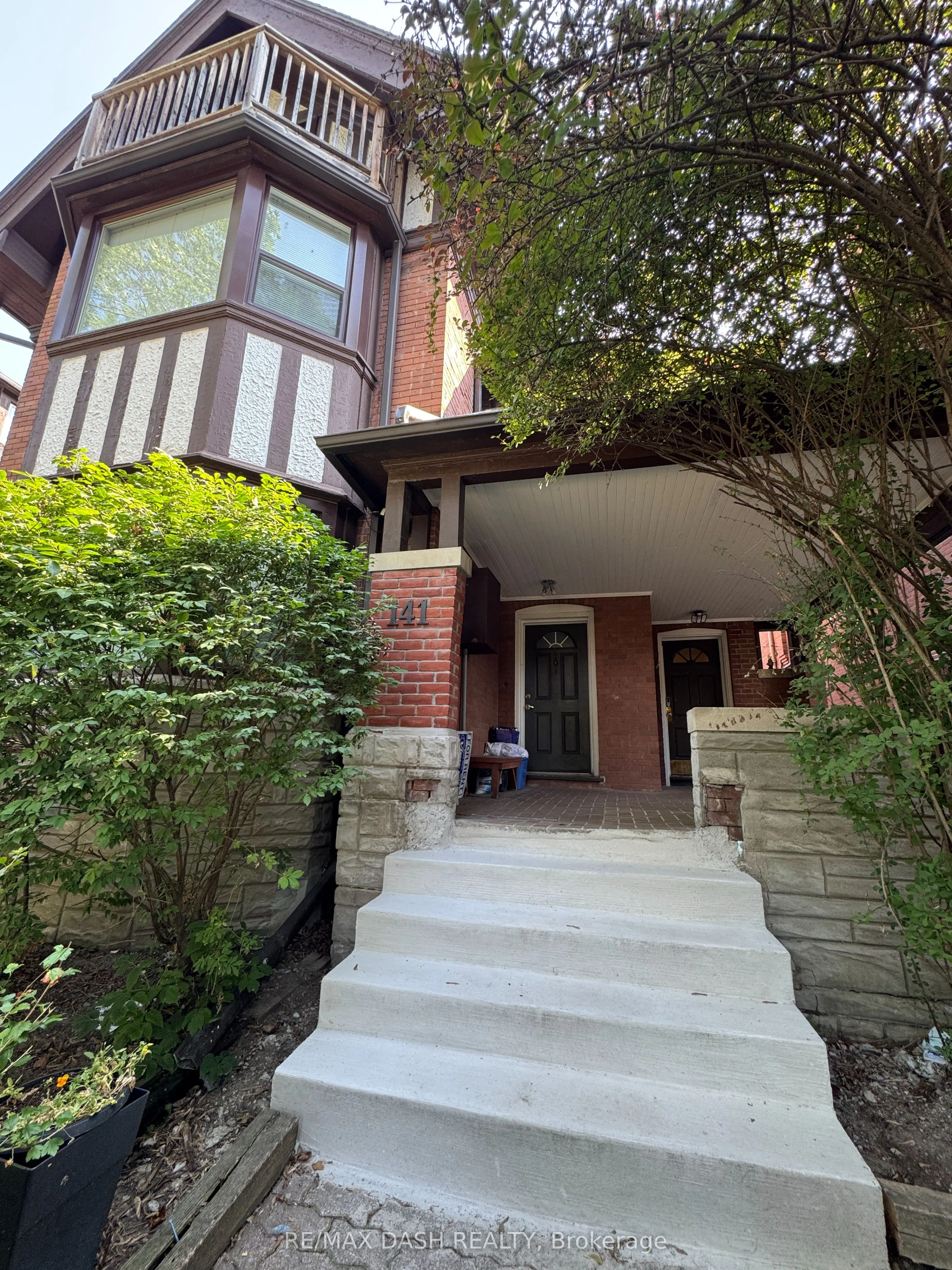 141 Admiral Road, #101