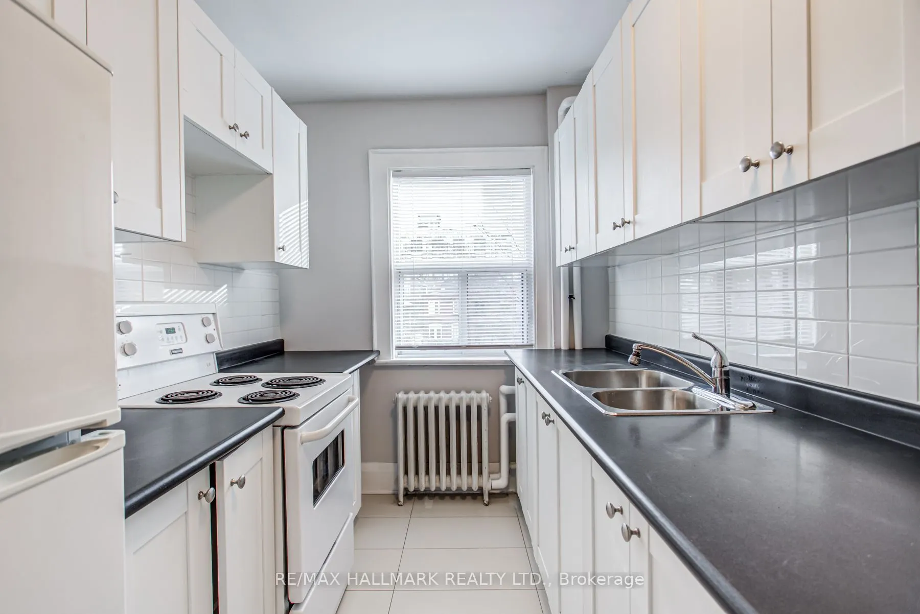 27 Sherwood Avenue, #4