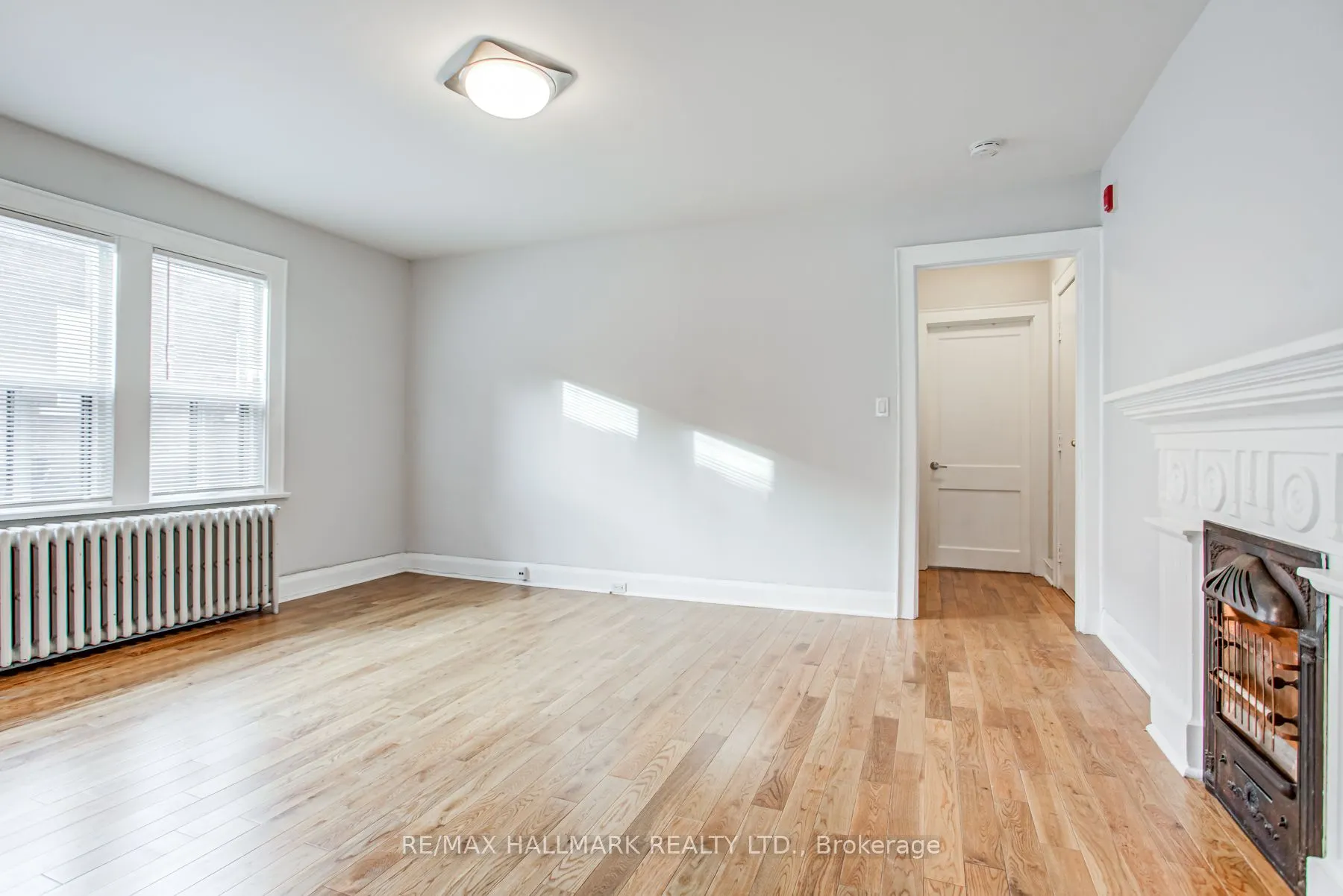 27 Sherwood Avenue, #4