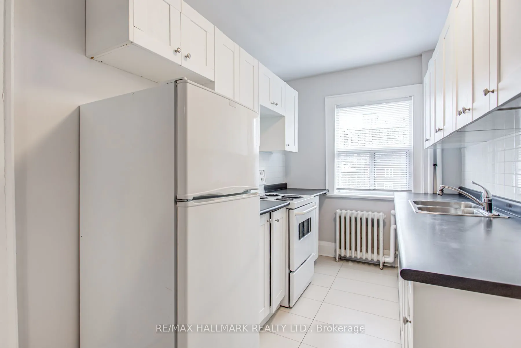 27 Sherwood Avenue, #4