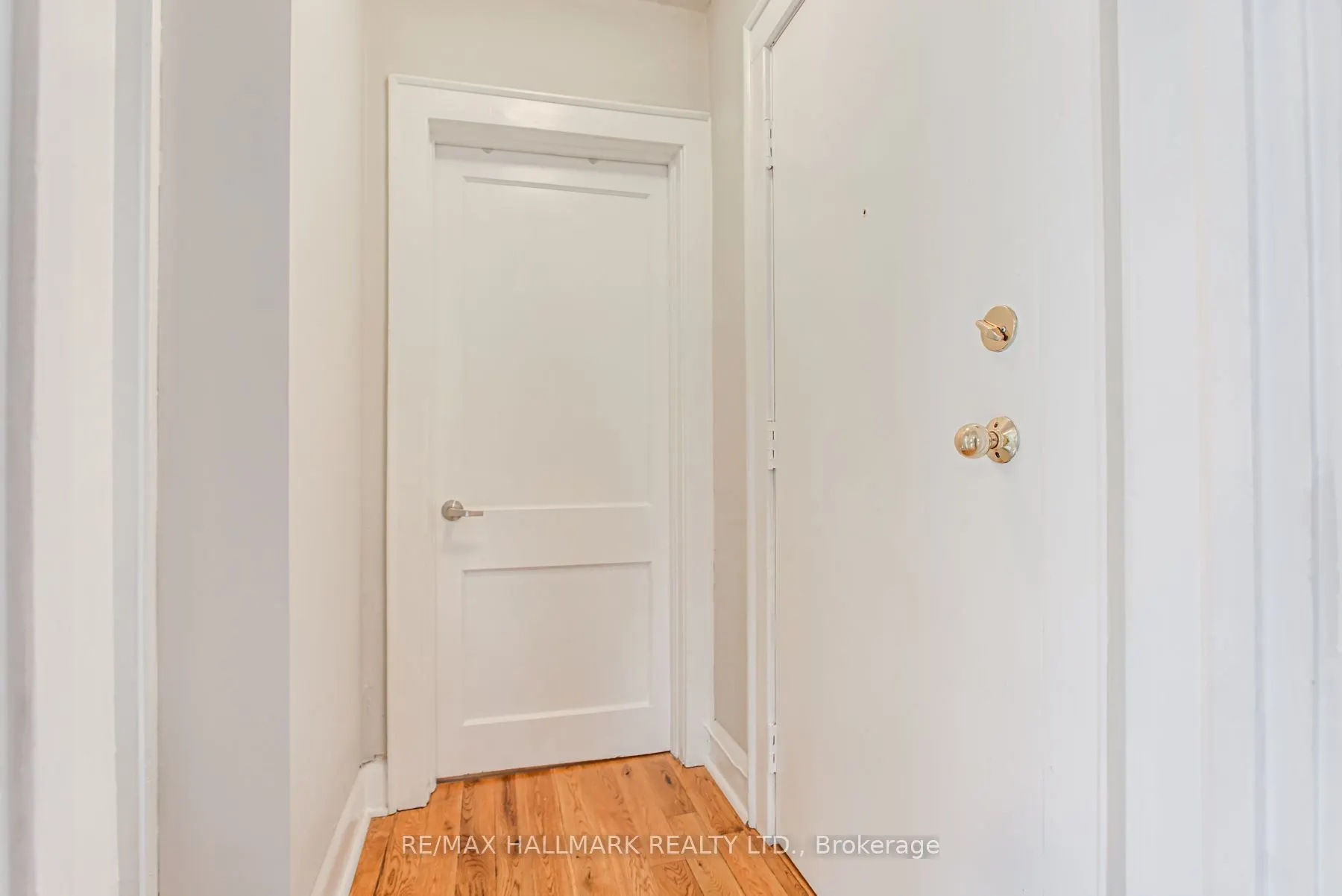 27 Sherwood Avenue, #4
