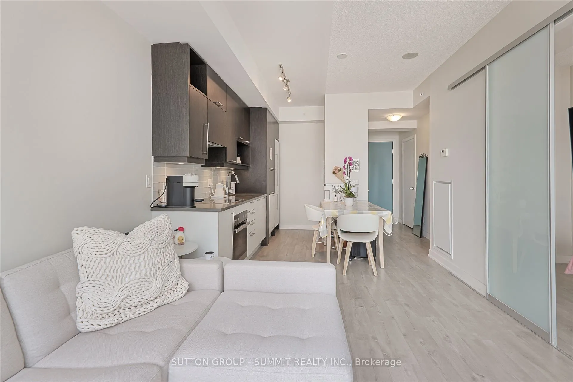 30 Nelson Street, #1008