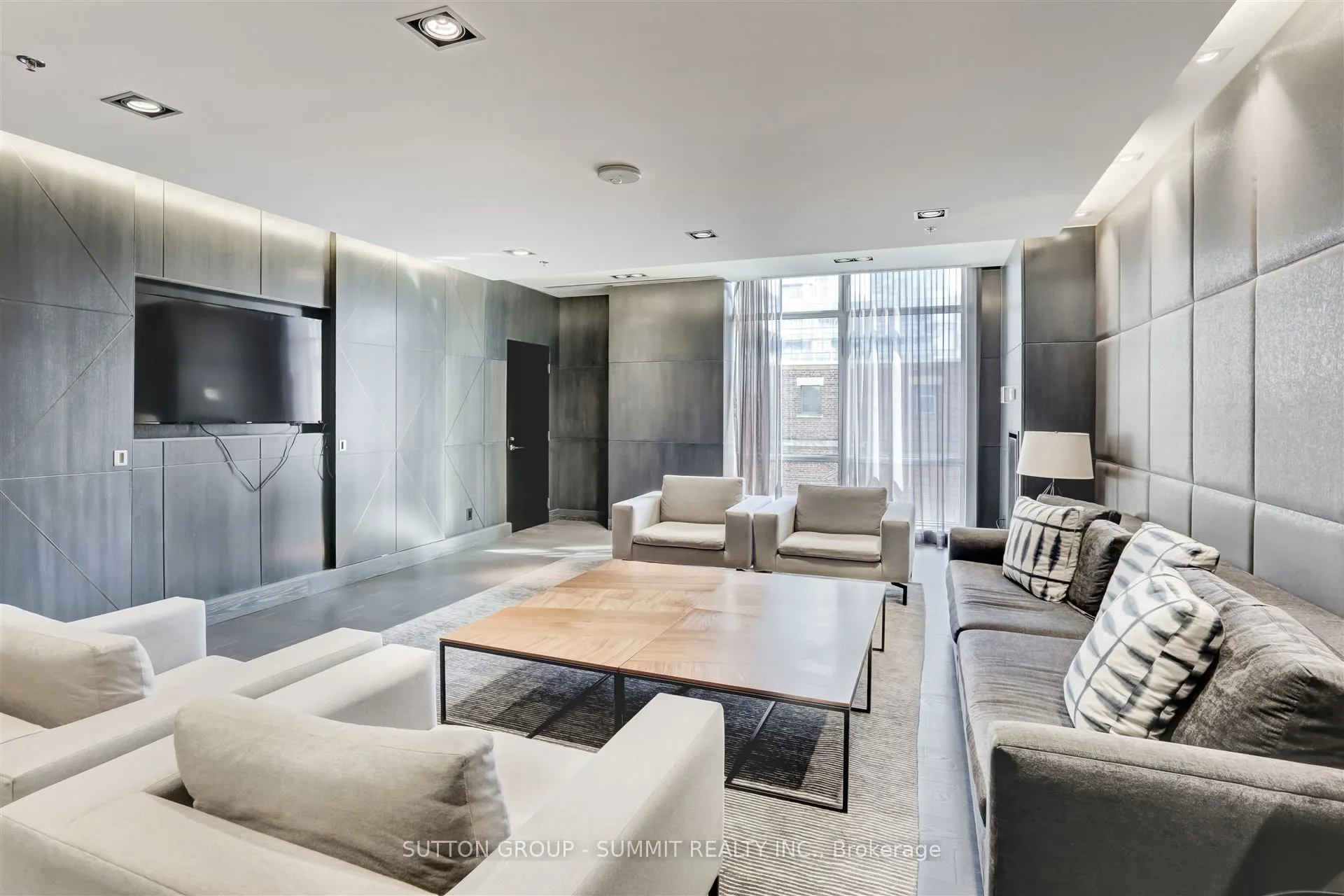30 Nelson Street, #1008
