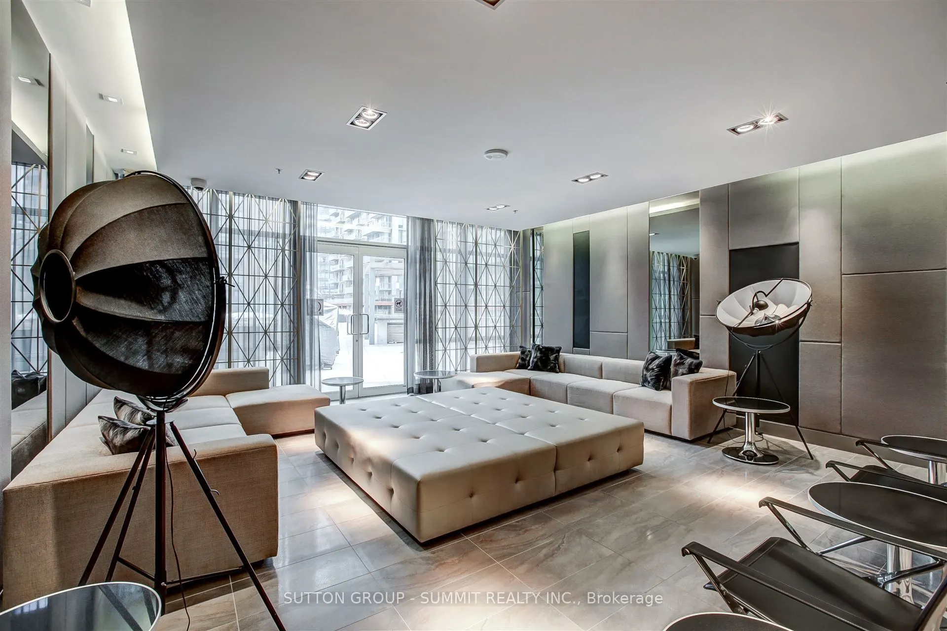 30 Nelson Street, #1008