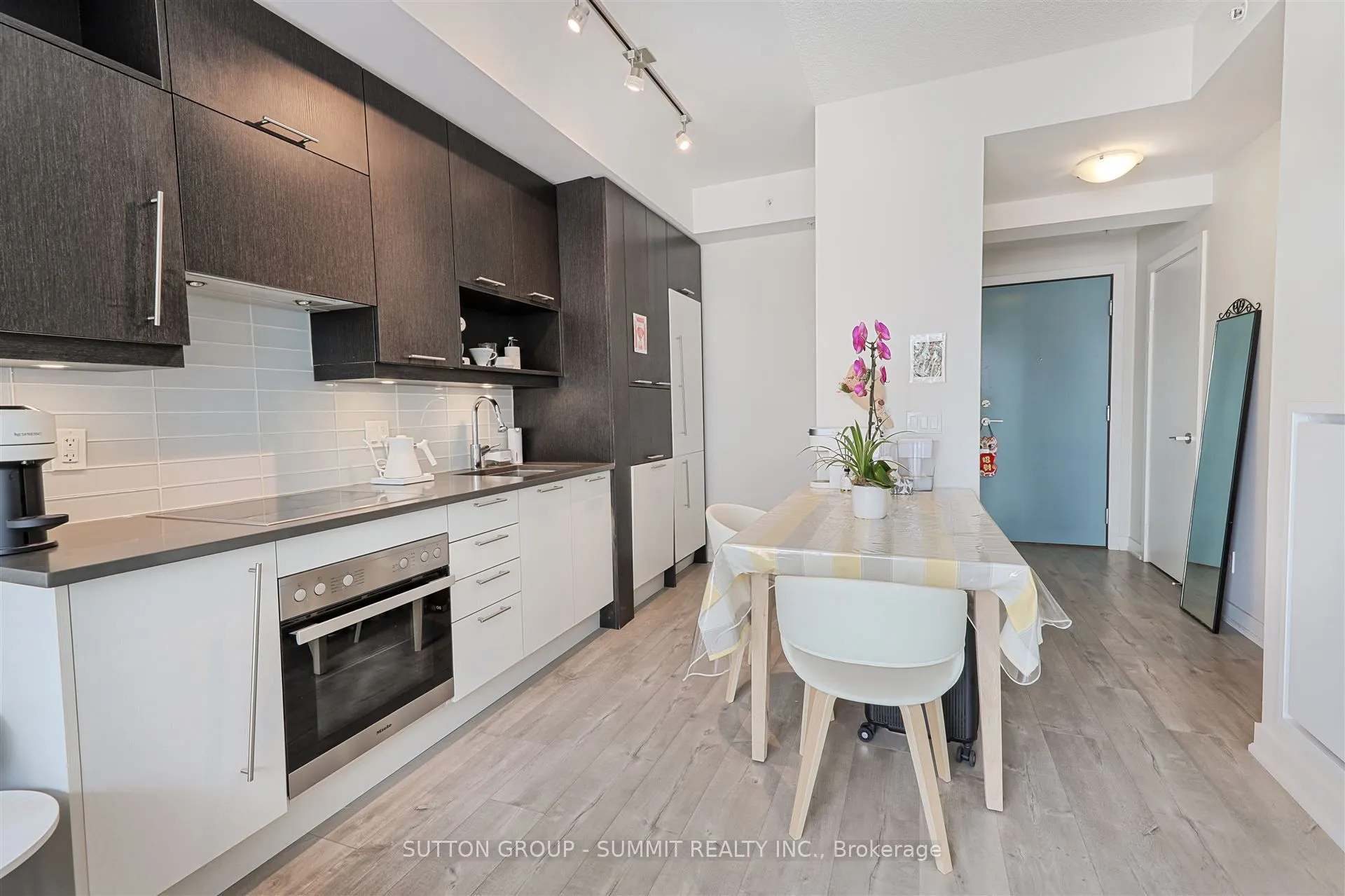 30 Nelson Street, #1008