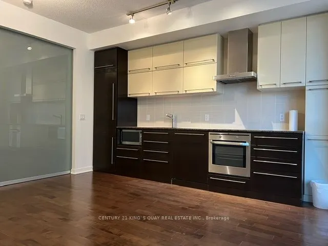 770 Bay Street, #909
