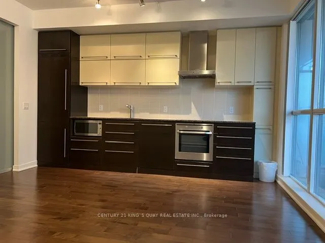 770 Bay Street, #909