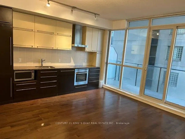 770 Bay Street, #909