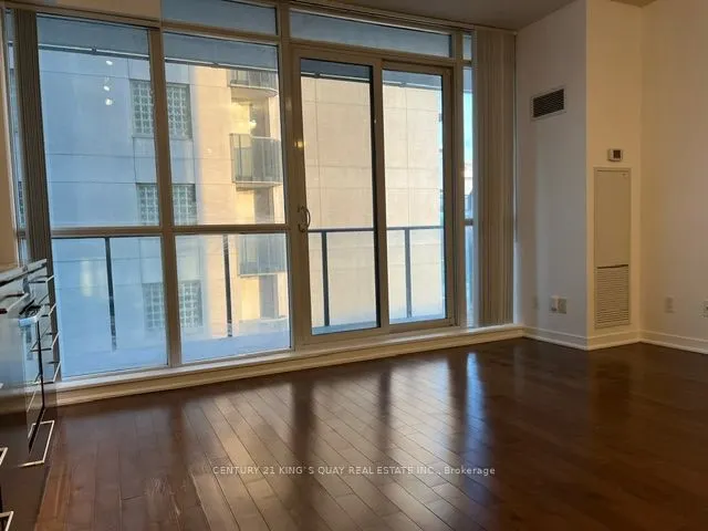 770 Bay Street, #909