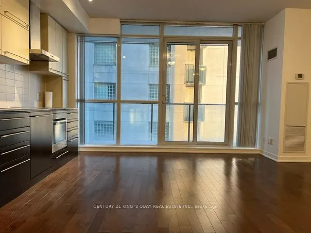770 Bay Street, #909