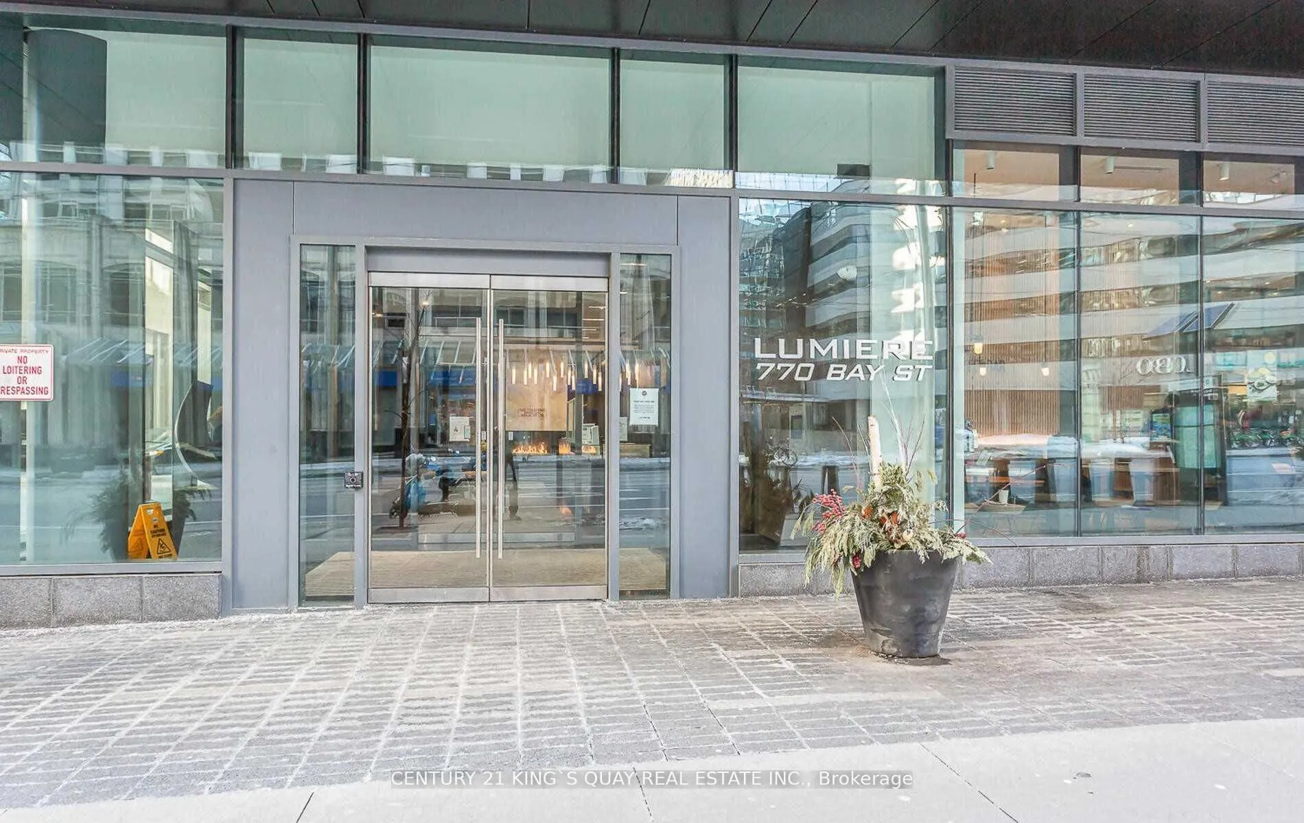 770 Bay Street, #909