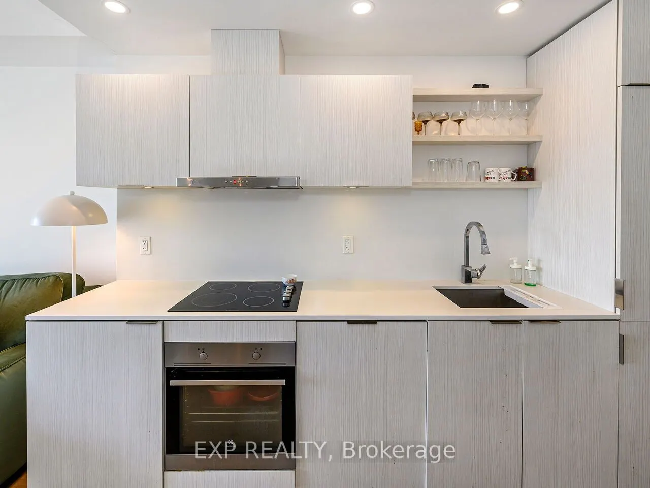 12 Bonnycastle Street N, #908