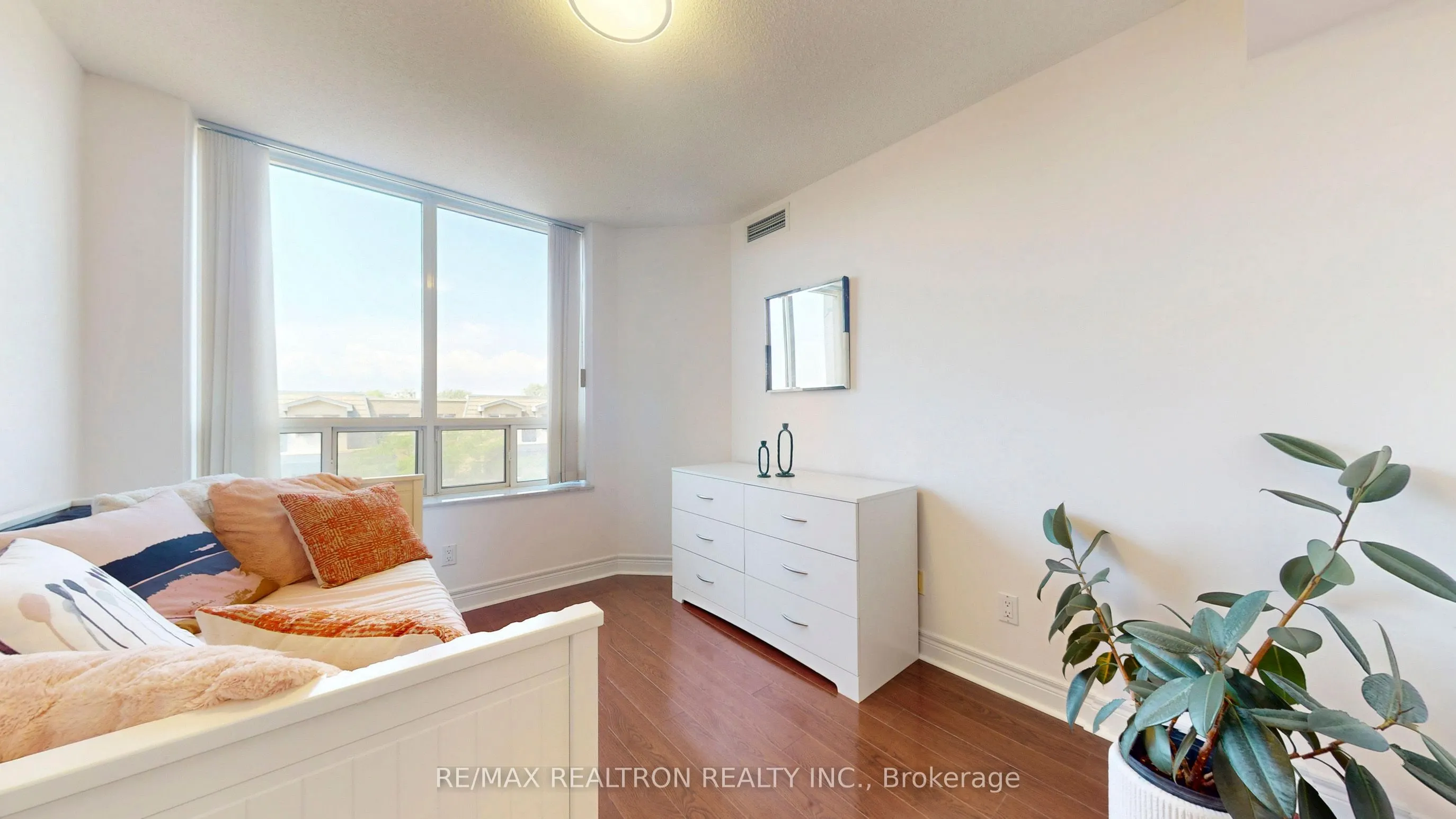 5418 Yonge Street, #506