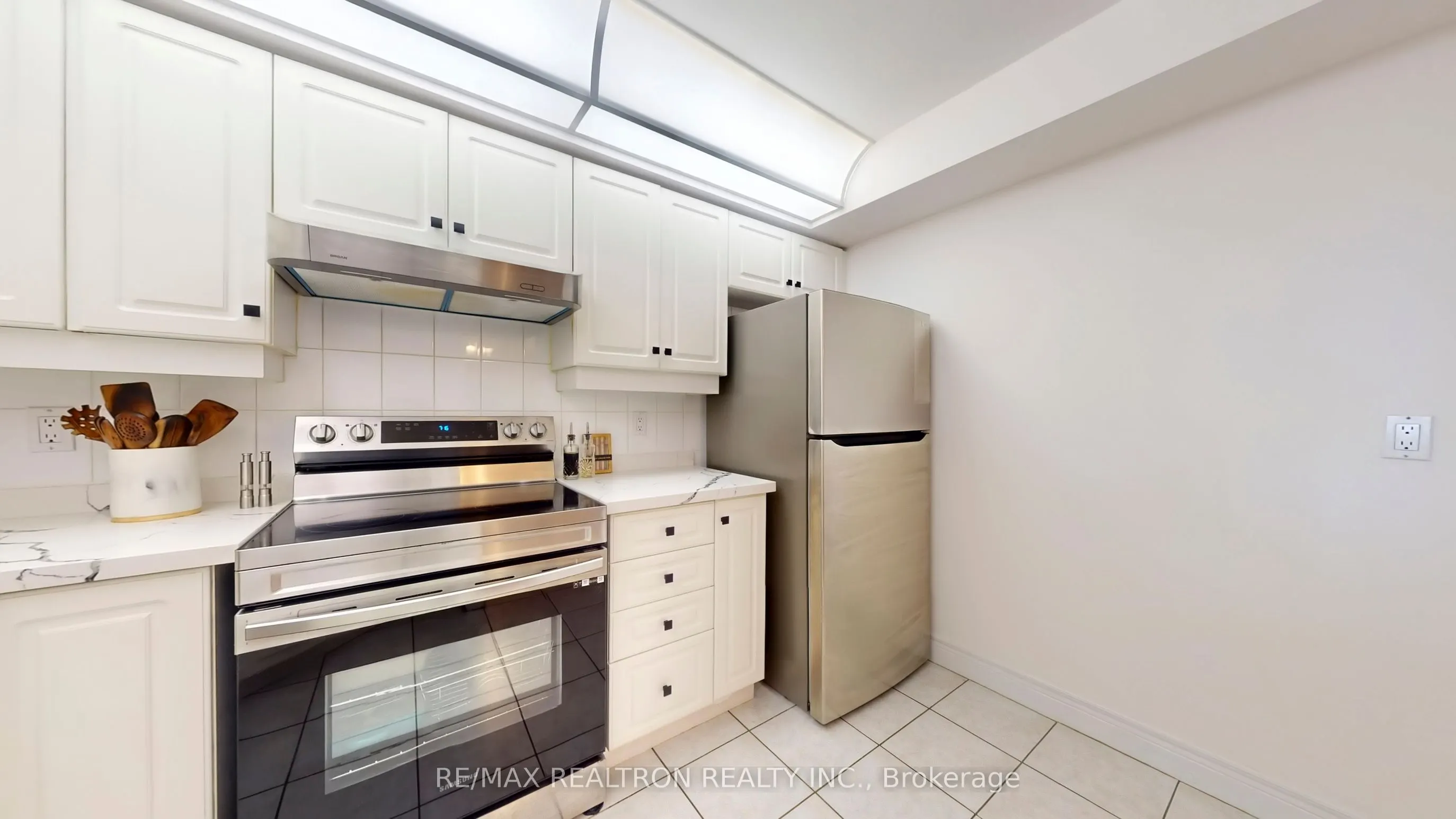5418 Yonge Street, #506