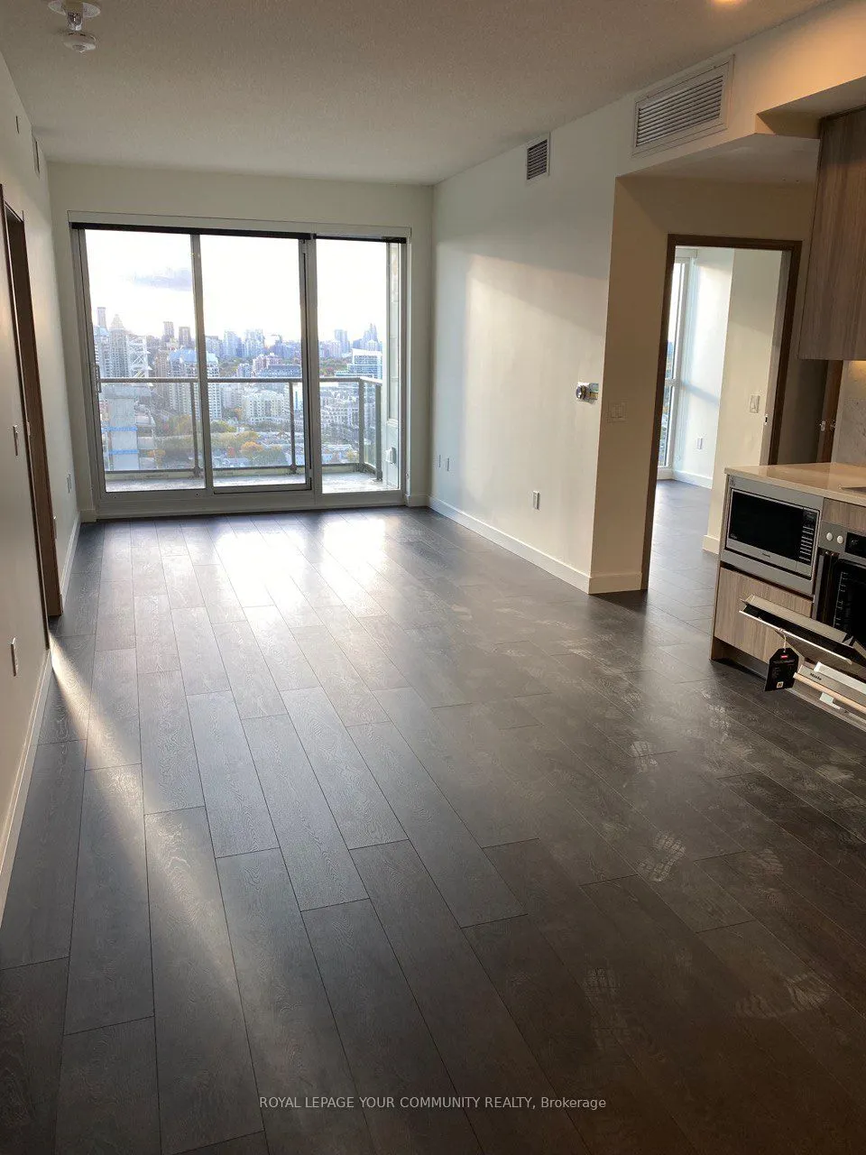 95 Mcmahon Drive, ##3906