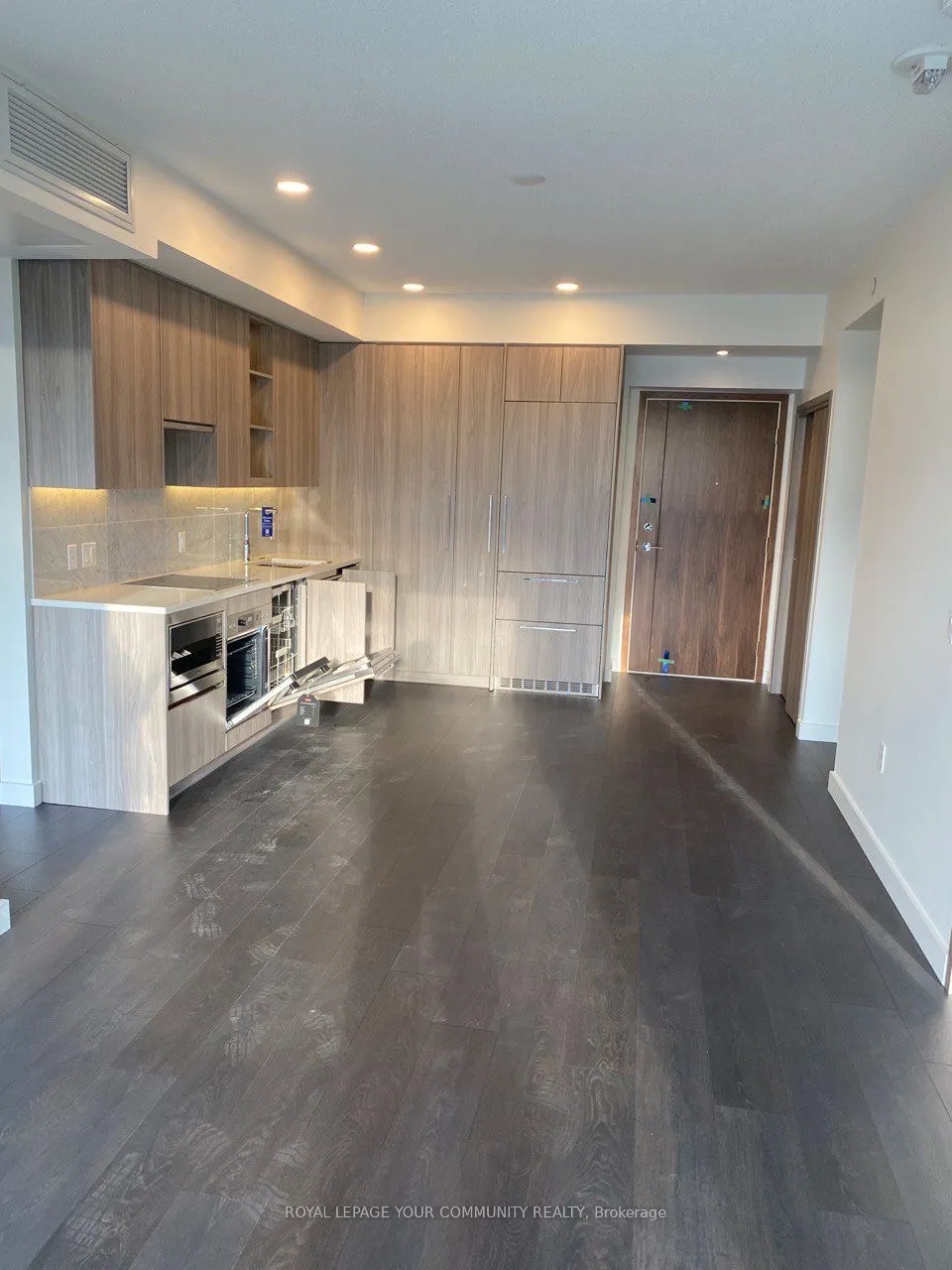 95 Mcmahon Drive, ##3906