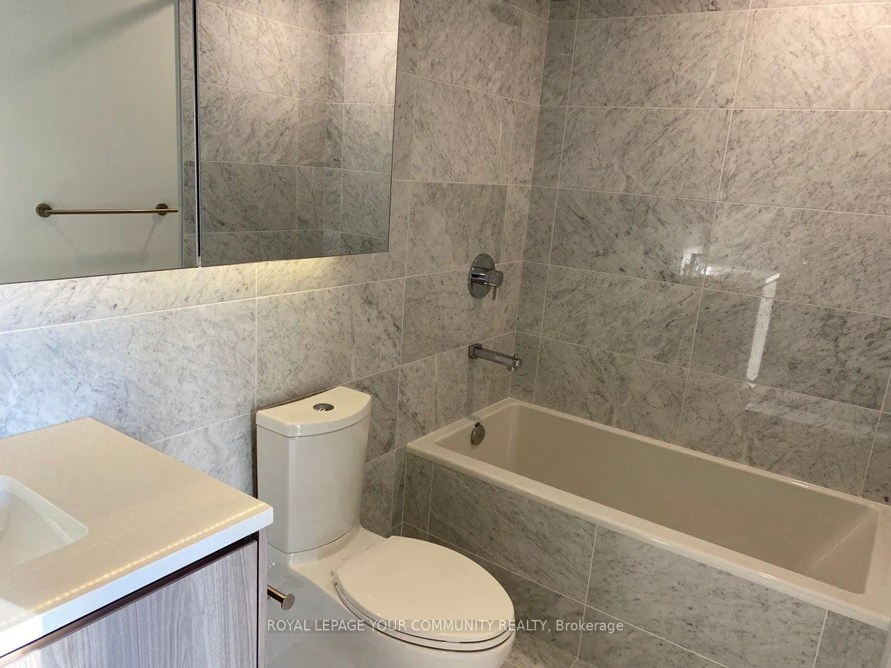 95 Mcmahon Drive, ##3906