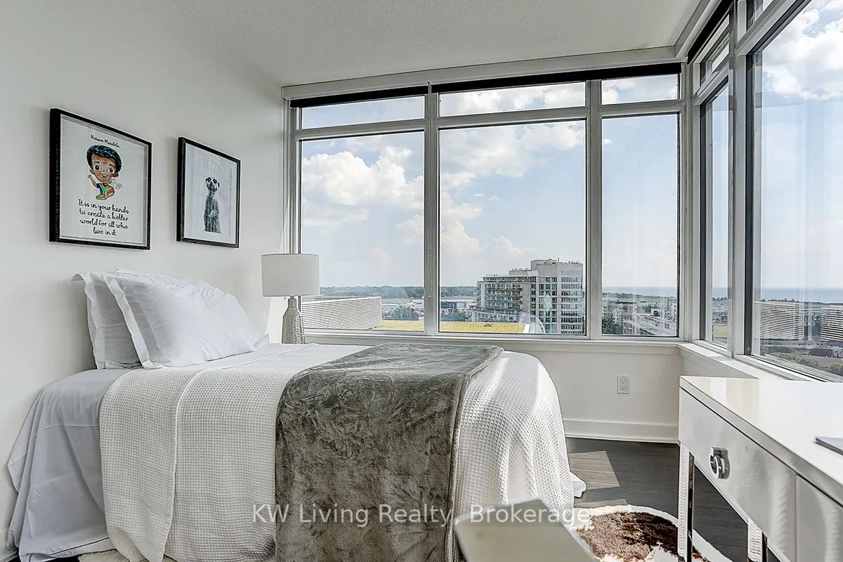 19 Bathurst Street, #1612