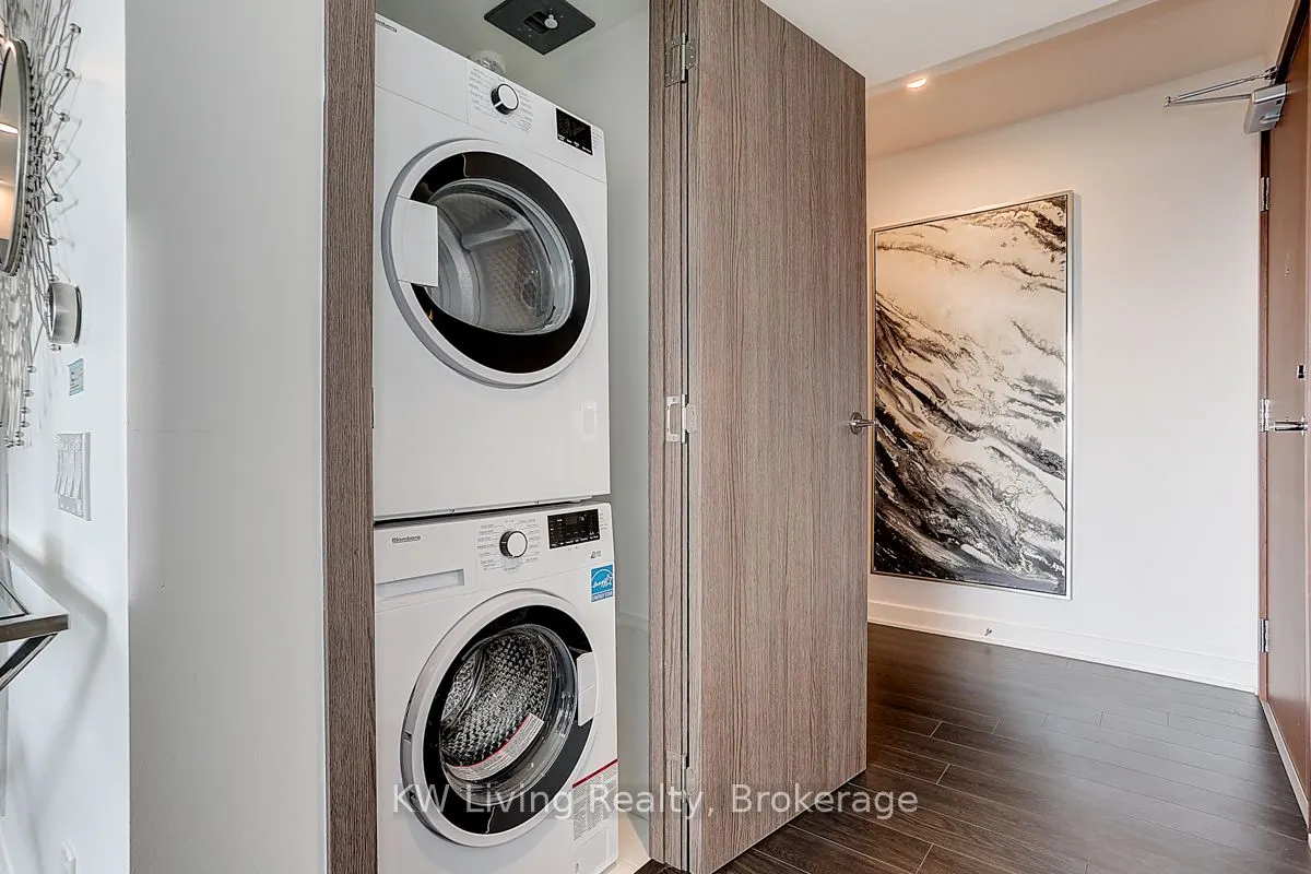 19 Bathurst Street, #1612