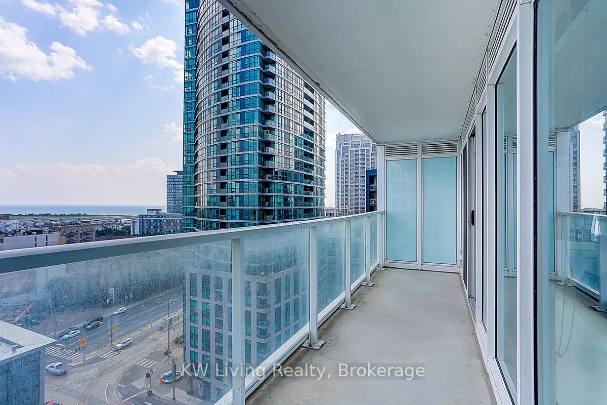 19 Bathurst Street, #1612