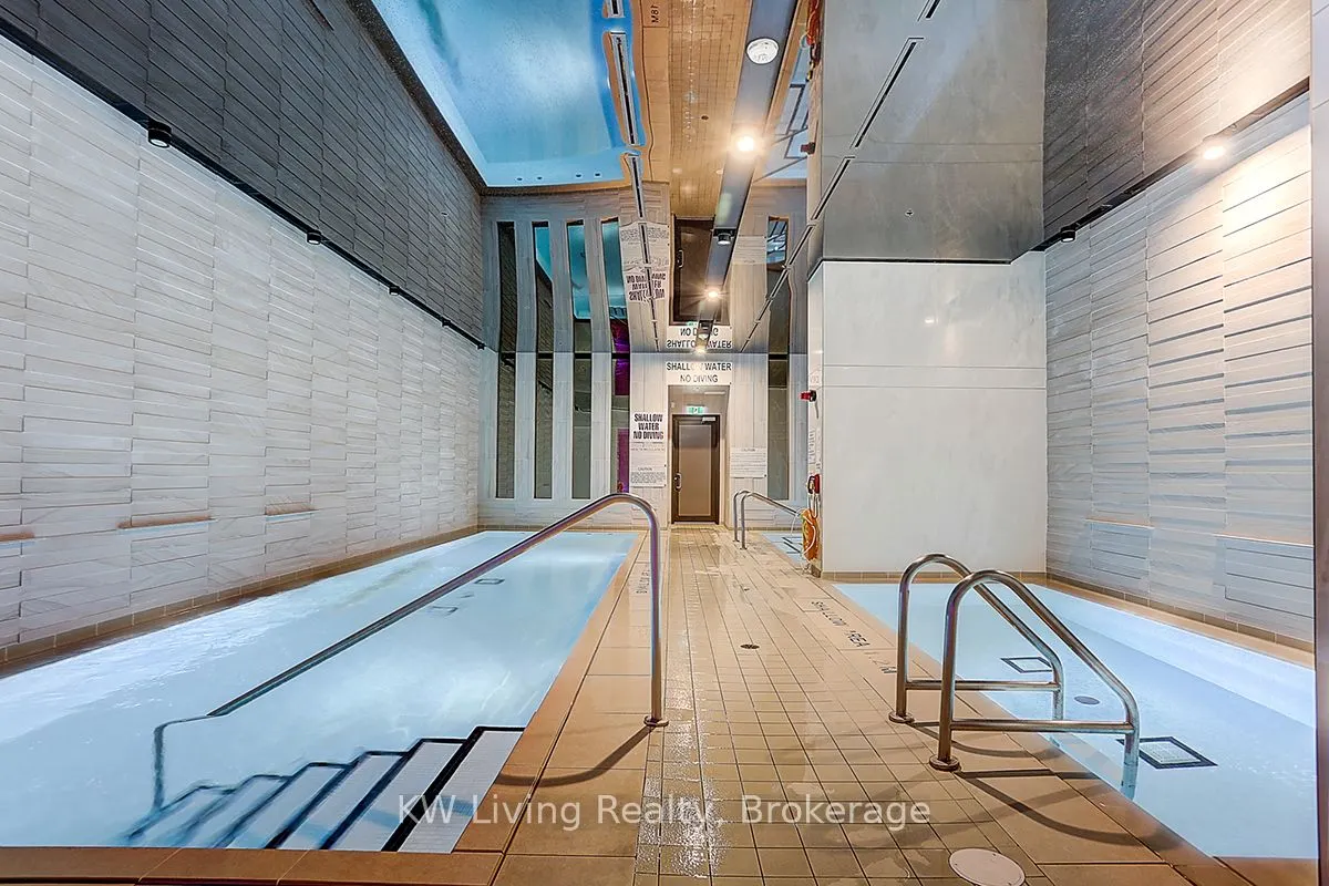 19 Bathurst Street, #1612