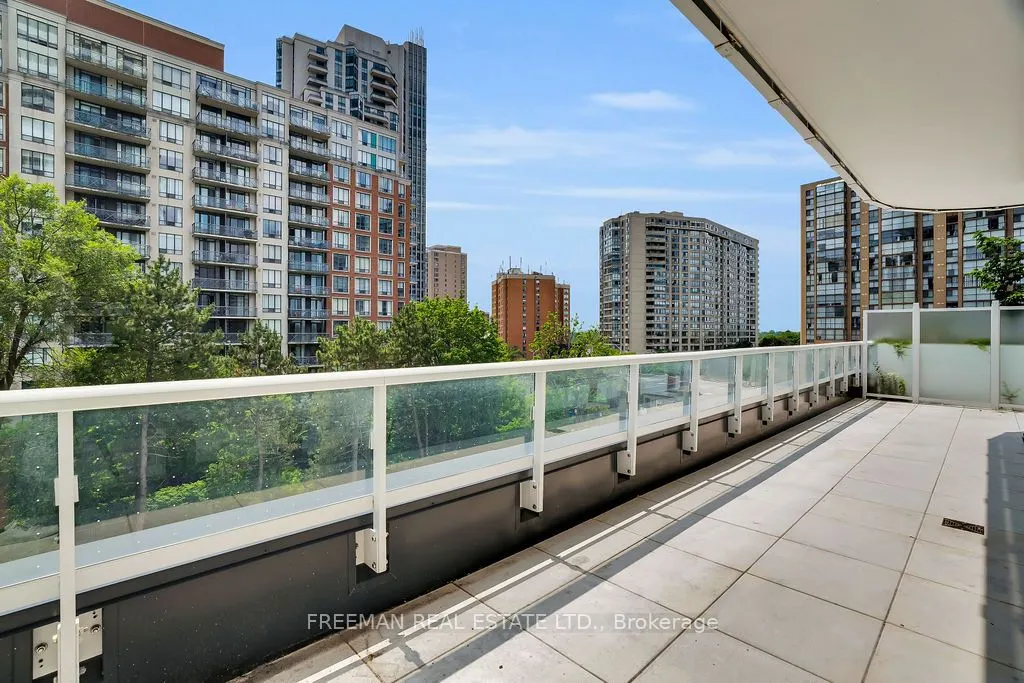15 Holmes Avenue, #402