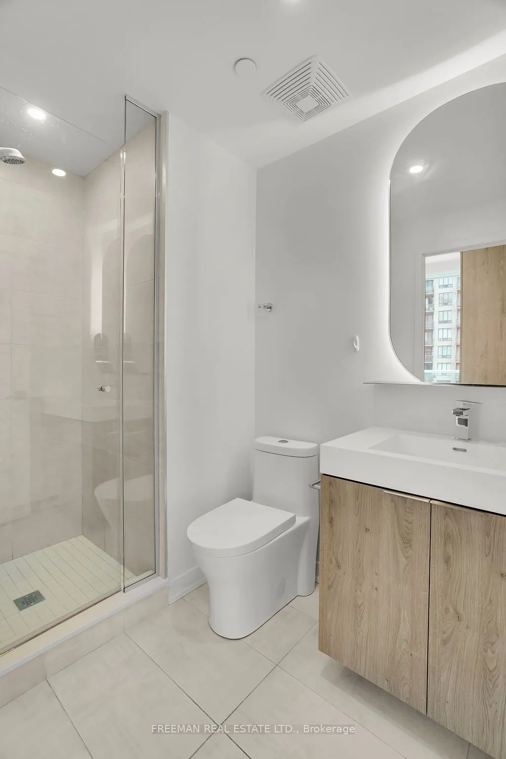 15 Holmes Avenue, #402