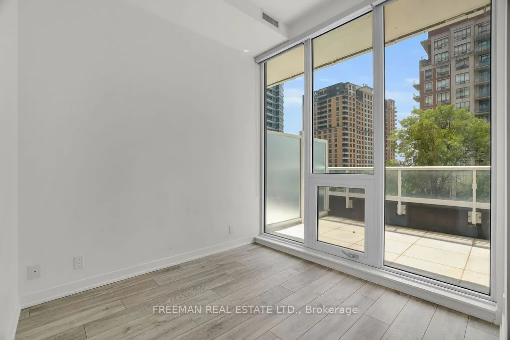 15 Holmes Avenue, #402