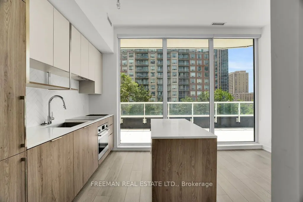 15 Holmes Avenue, #402