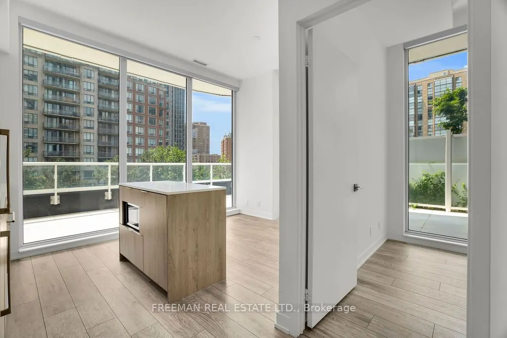 15 Holmes Avenue, #402
