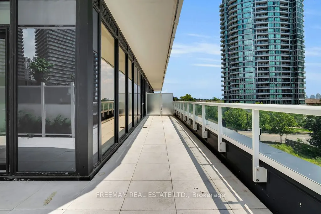 15 Holmes Avenue, #402
