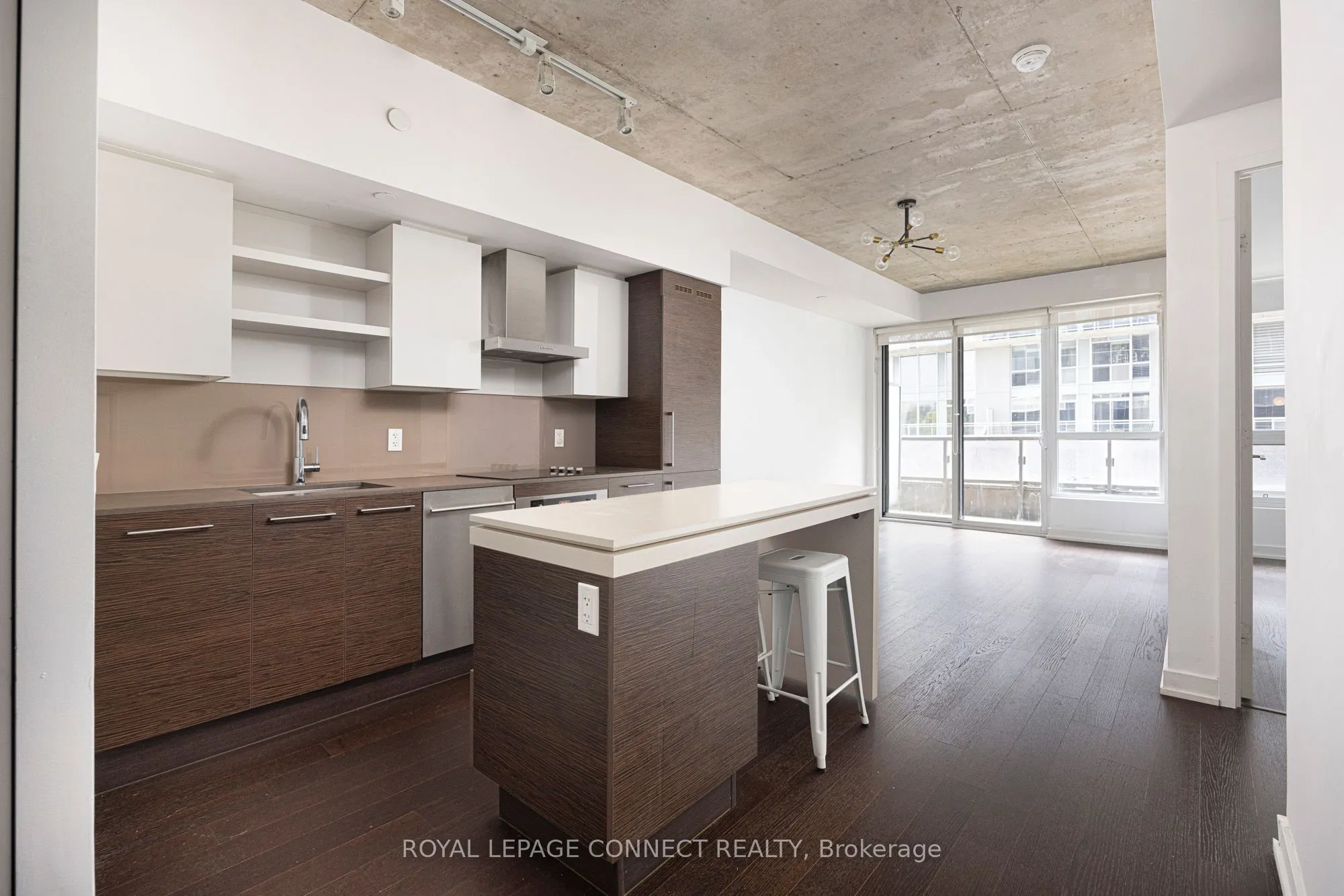 1030 King Street W, #323