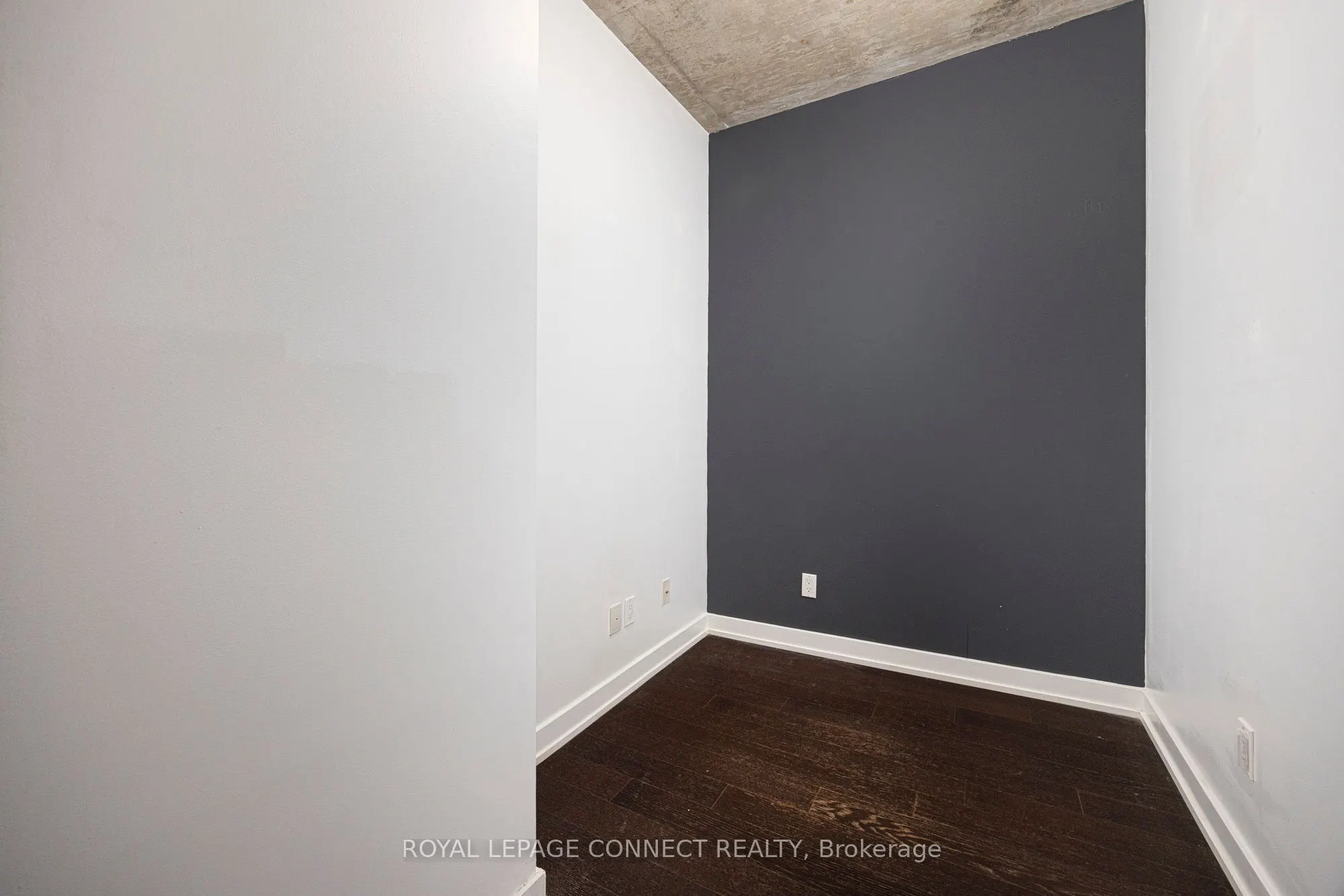1030 King Street W, #323
