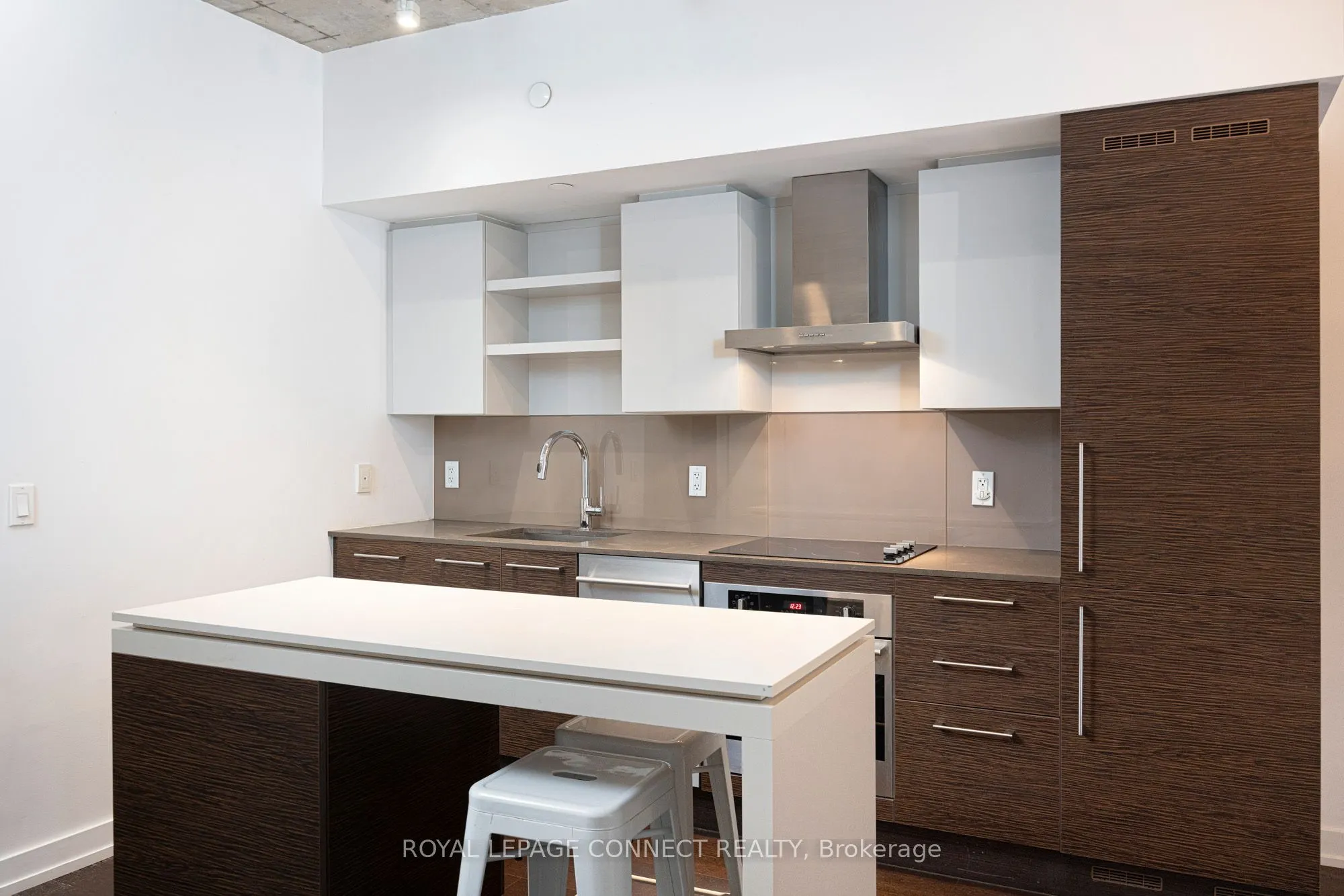 1030 King Street W, #323