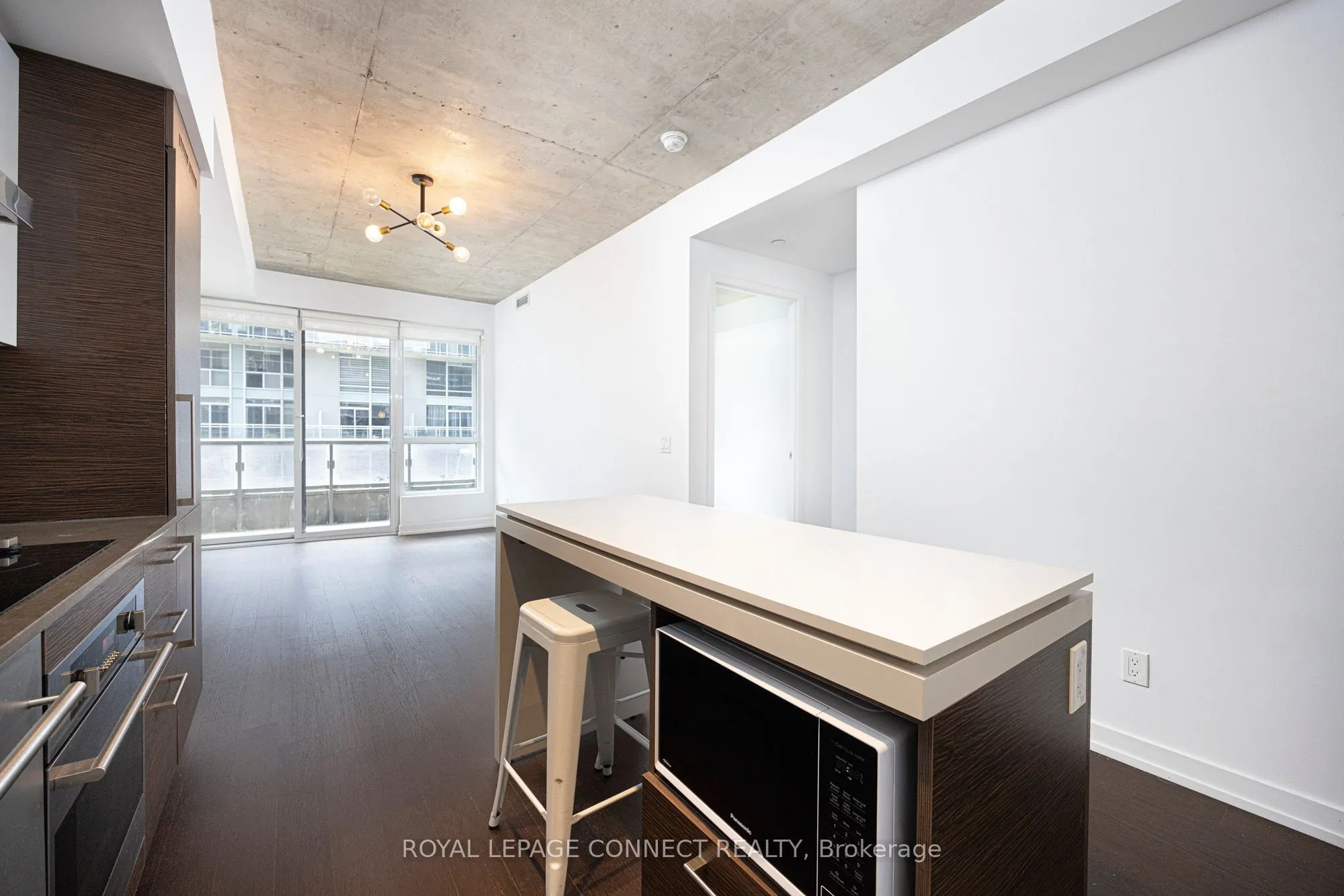 1030 King Street W, #323