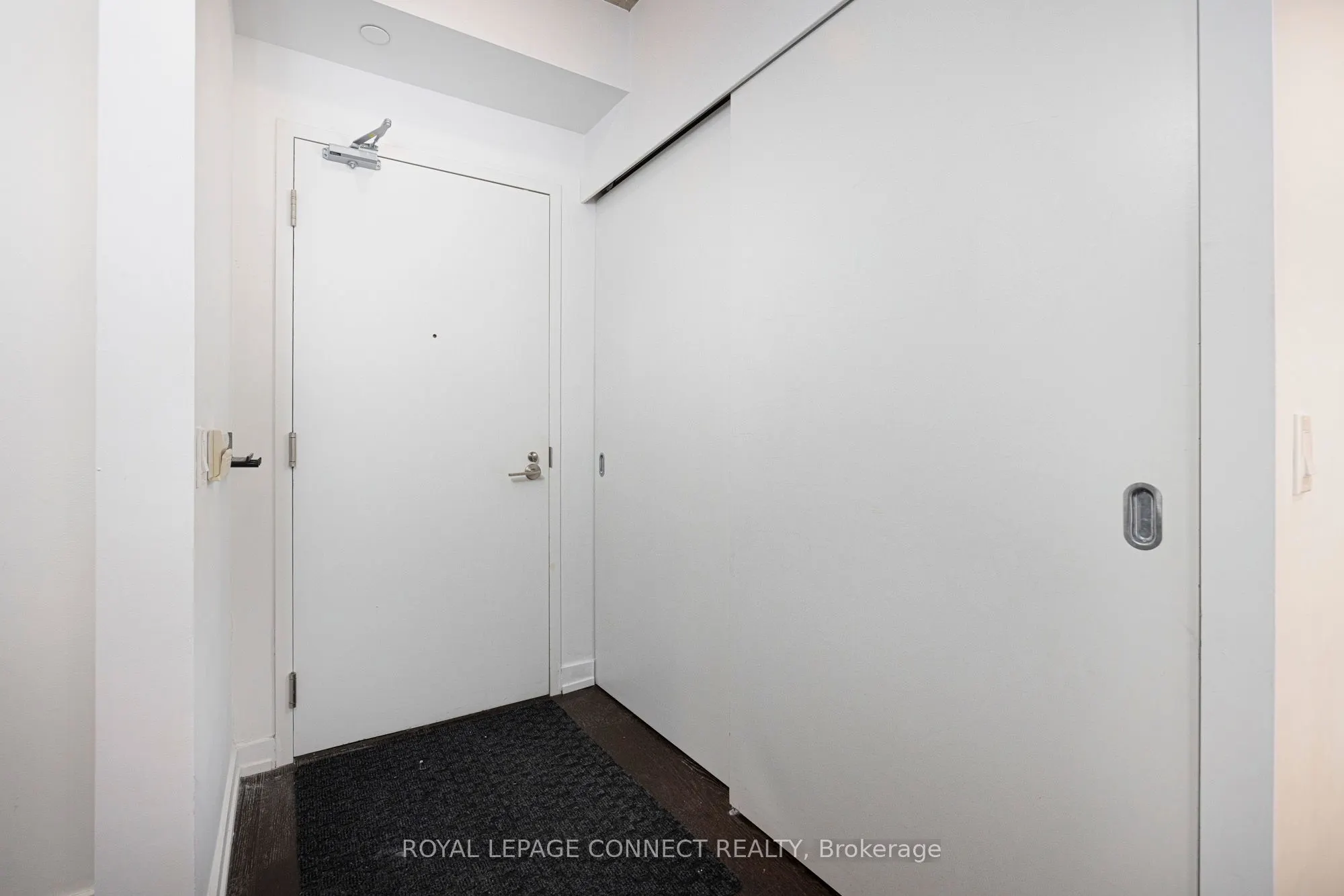 1030 King Street W, #323