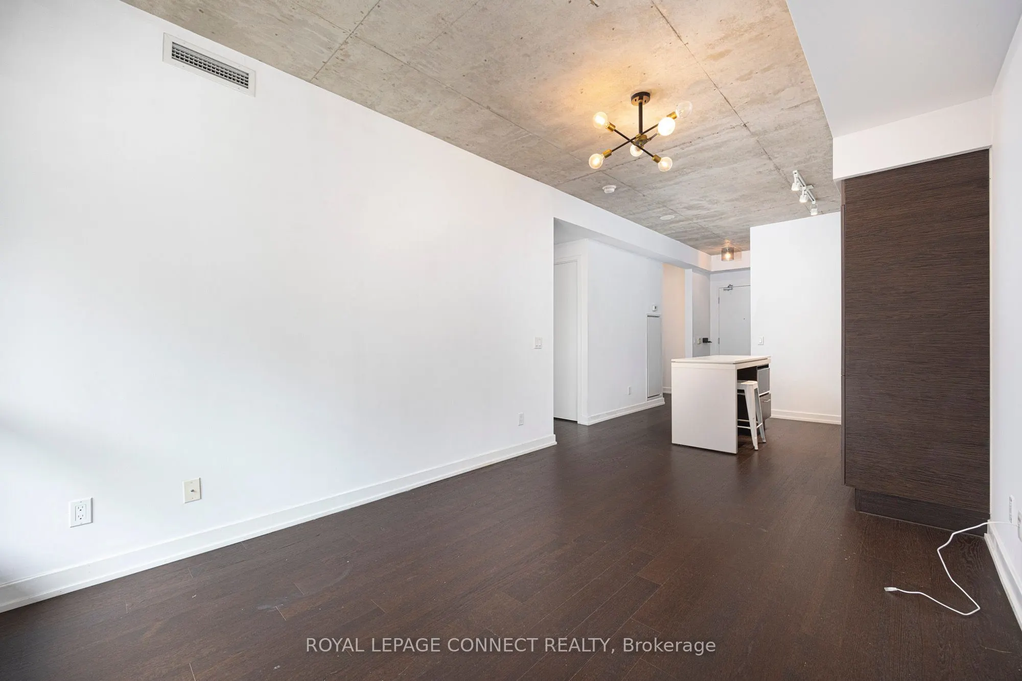 1030 King Street W, #323