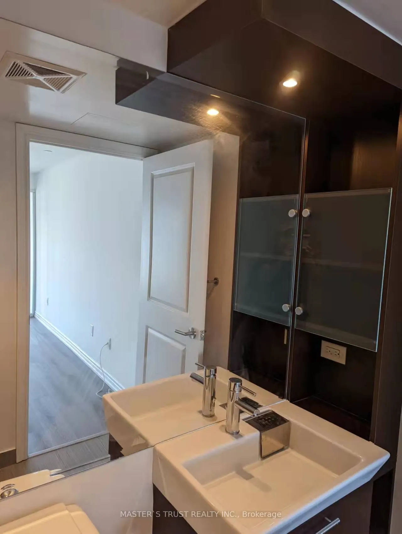 386 Yonge Street, #5504