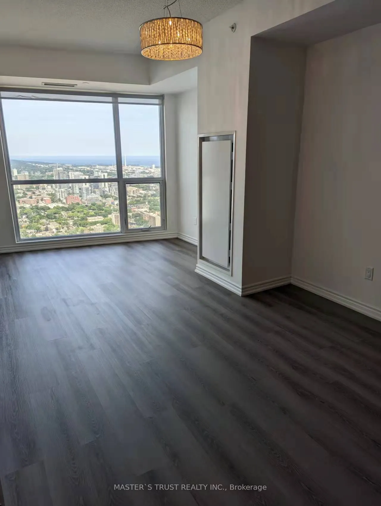 386 Yonge Street, #5504